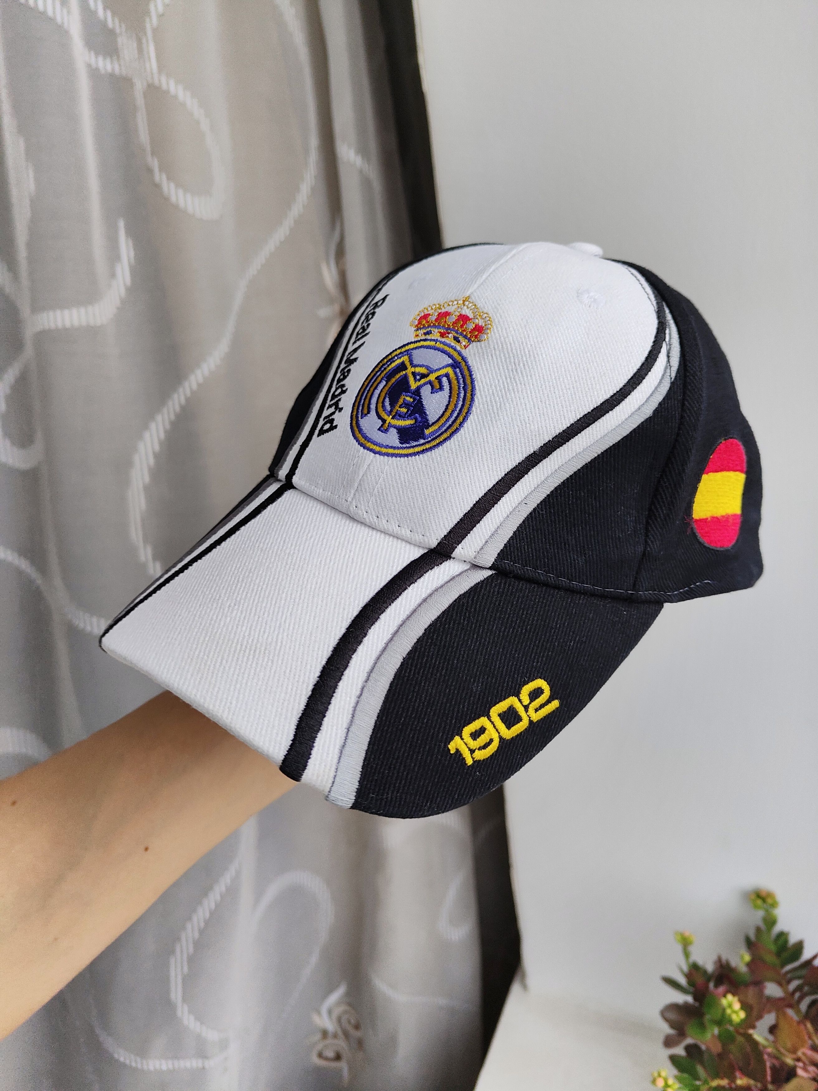 Vintage Vintage Real Madrid Baseball Cap Vintage Very Rare Cap Size ONE SIZE - 3 Thumbnail