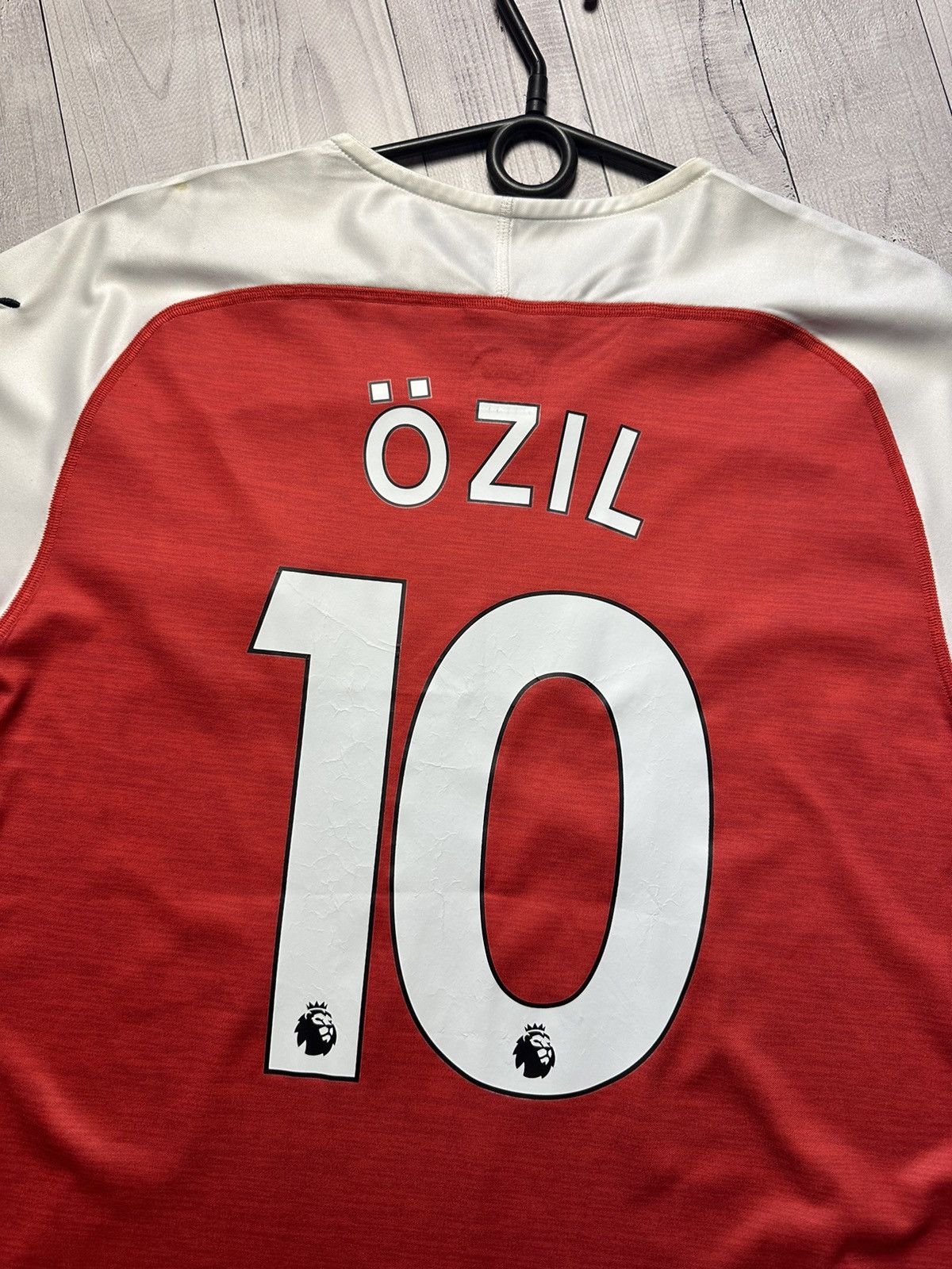Vintage Arsenal soccer jersey puma 10 Ozil size L rare Size US L / EU 52-54 / 3 - 10 Thumbnail