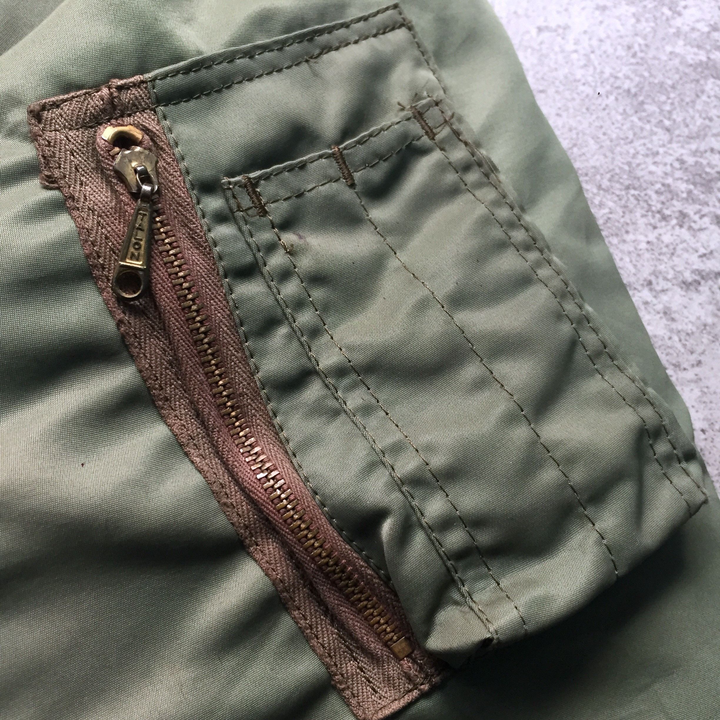 Vintage 60s Bomber Jacket Army Talon Zipper Size 42 M-L Size US L / EU 52-54 / 3 - 5 Thumbnail