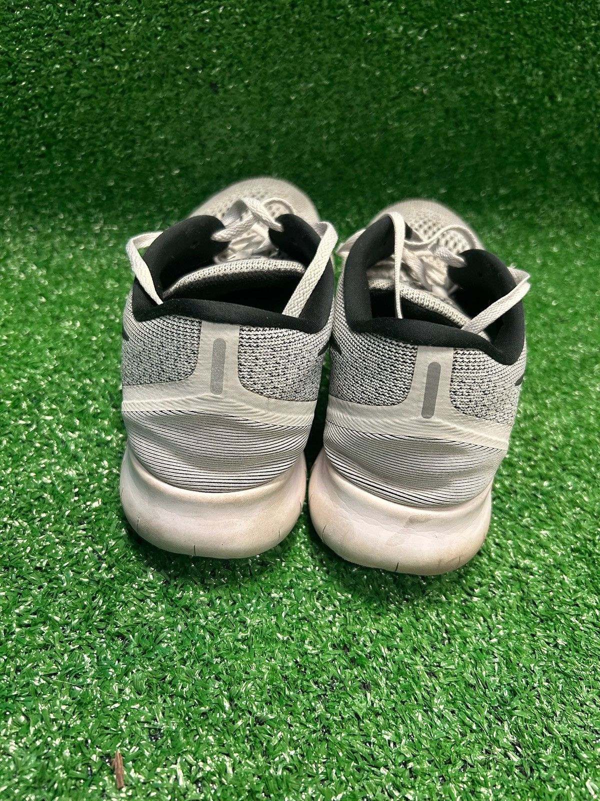 Nike Women’s size 9.5 Nike White Free Rn Pure Platinum 831509-101 Size US 9.5 / IT 39.5 - 3 Thumbnail