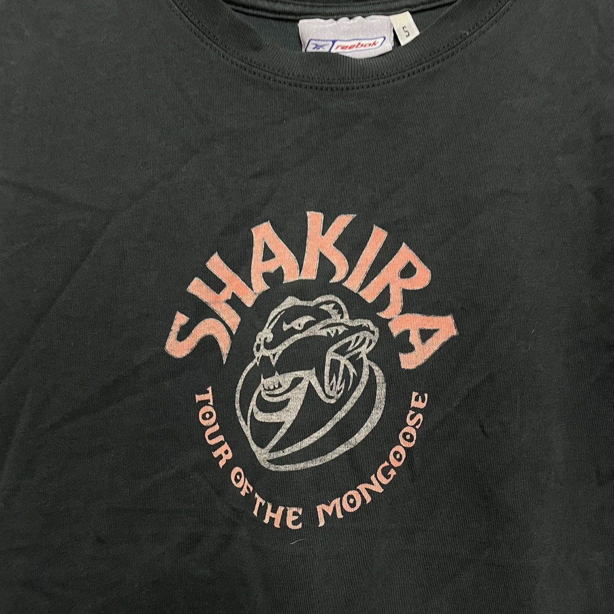 Band Tees × Rap Tees × Reebok 2002 Shakira Tour Shirt Vintage Reebok Vintage Band Tees Size US S / EU 44-46 / 1 - 3 Thumbnail