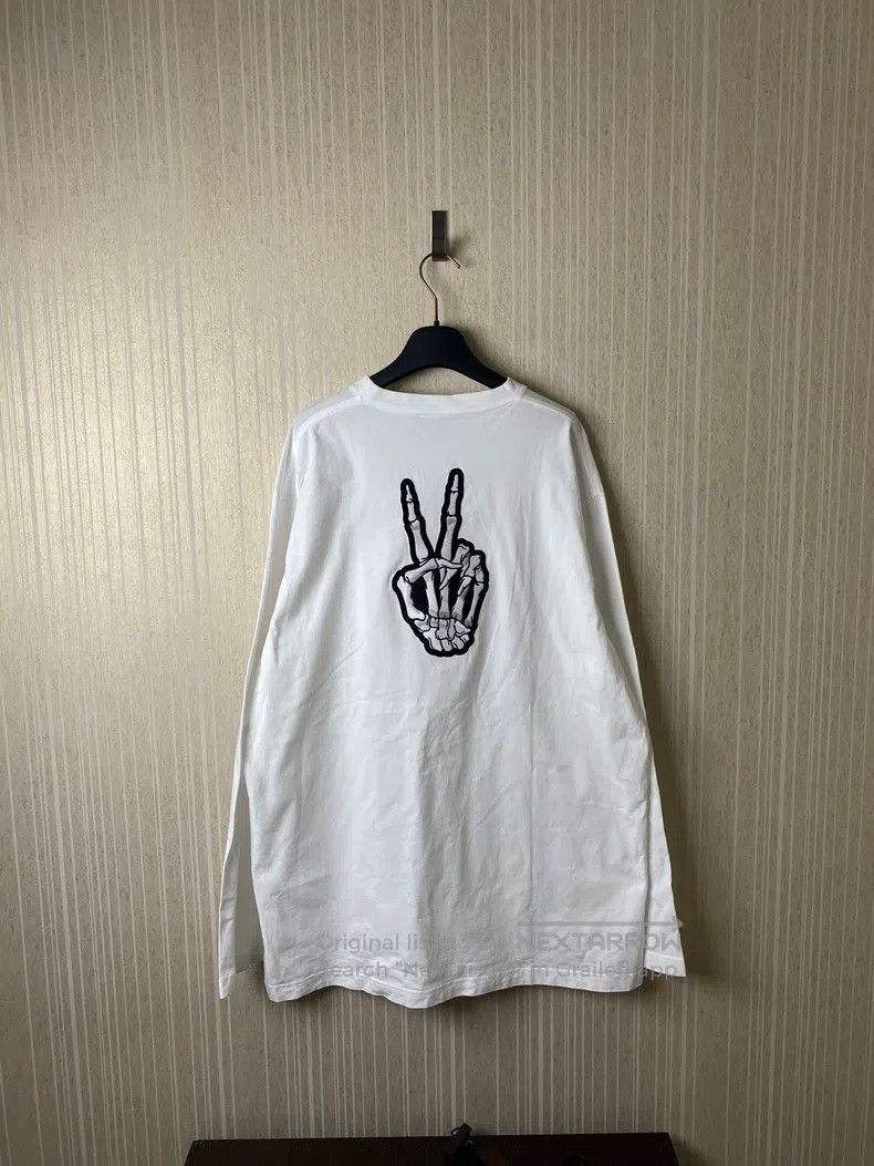 Balenciaga Balenciaga Long Sleeve with Dissolved Smile Print Size US S / EU 44-46 / 1 - 4 Thumbnail
