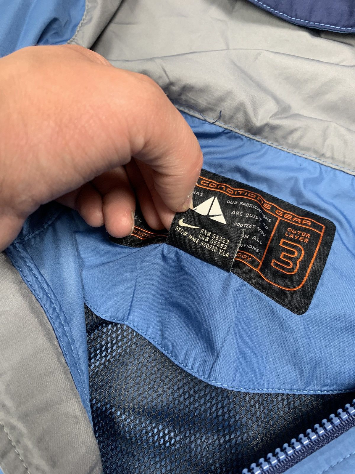 Nike ACG Vintage Nike ACG Anorak Jacket Swoosh Logo + Bag Size M 90’s Size US M / EU 48-50 / 2 - 6 Thumbnail