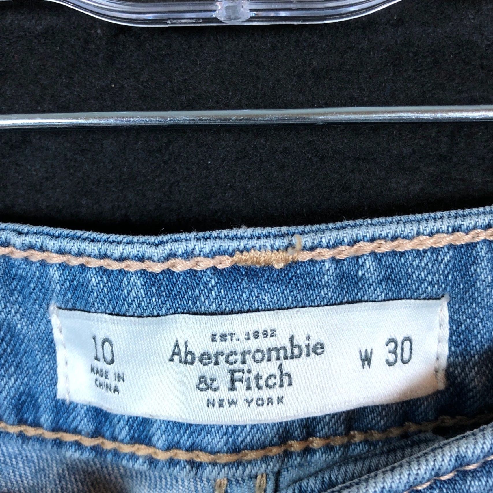 Abercrombie & Fitch Abercrombie & Fitch Womens Jeans Blue Denim High Rise Distressed 10 Straight 5-Pocket Baggy Relaxed Womens Jeans Blue Denim High Rise Distressed 10 Size 32" / US 10 / IT 46 - 4 Thumbnail