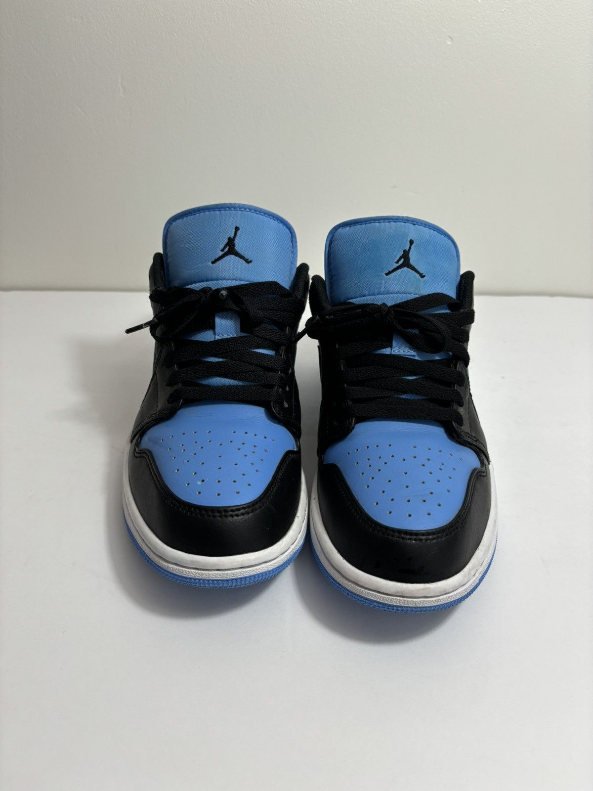 Nike Nike Blue Low Top Jordons with black accents Size US 8.5 / EU 41-42 - 1 Thumbnail