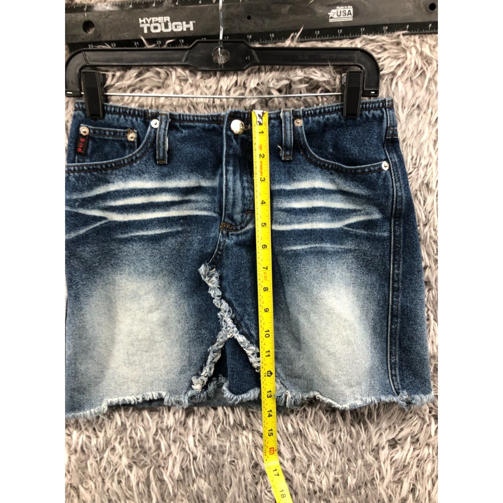 Denime Mudd Jeans Skirt Juniors Size 5 Midi Mini 2 Tone Medium Wash Denim Ruff Hewn Blue Size 27" / US 4 / IT 40 - 3 Thumbnail