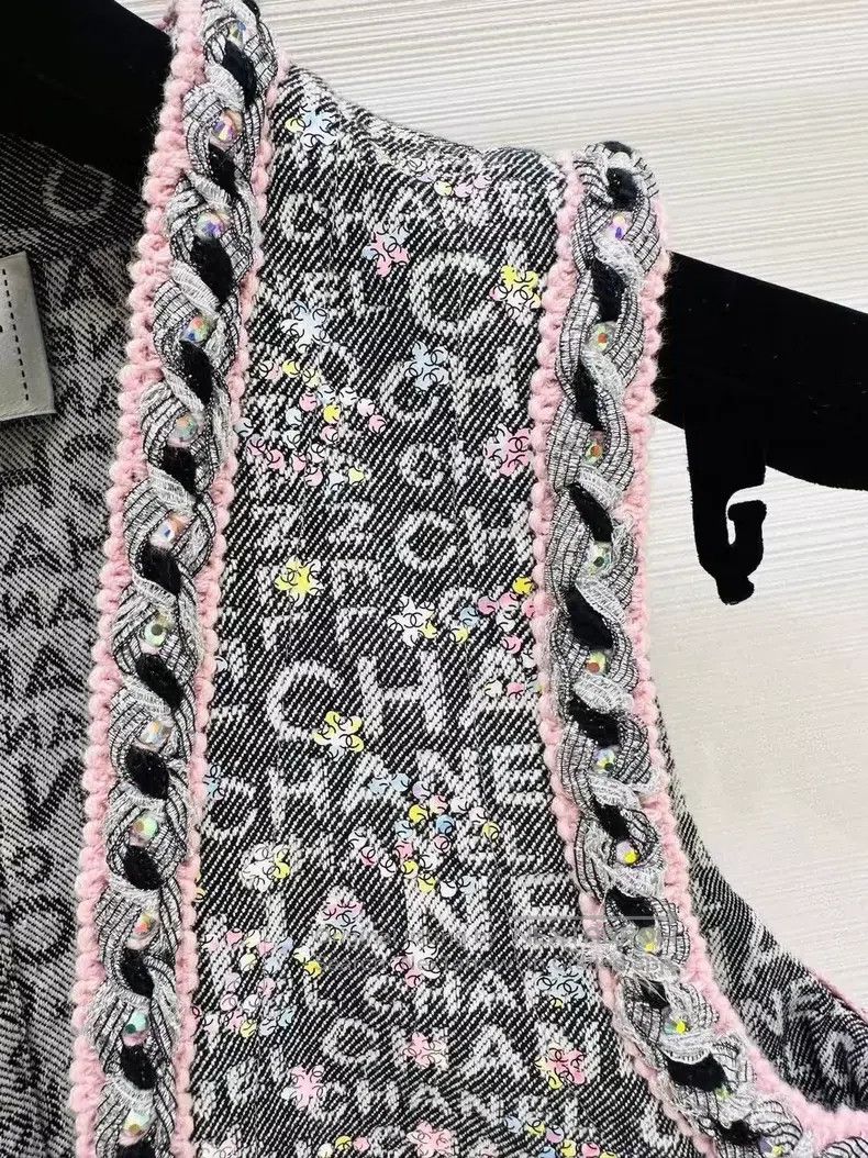 Chanel Chanel 24C colourful small flowers full of English alphabe Size XS / US 0-2 / IT 36-38 - 5 Thumbnail