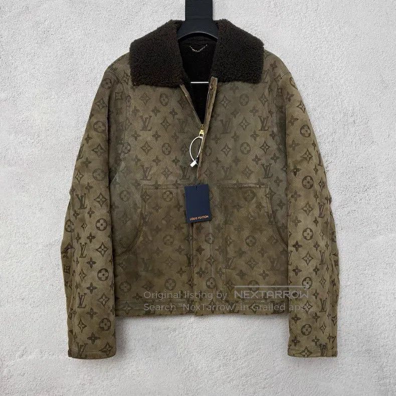 Louis Vuitton Louis Vuitton Printed monogrammed lapel tunic zip-up fur o Size US M / EU 48-50 / 2 - 1 Thumbnail