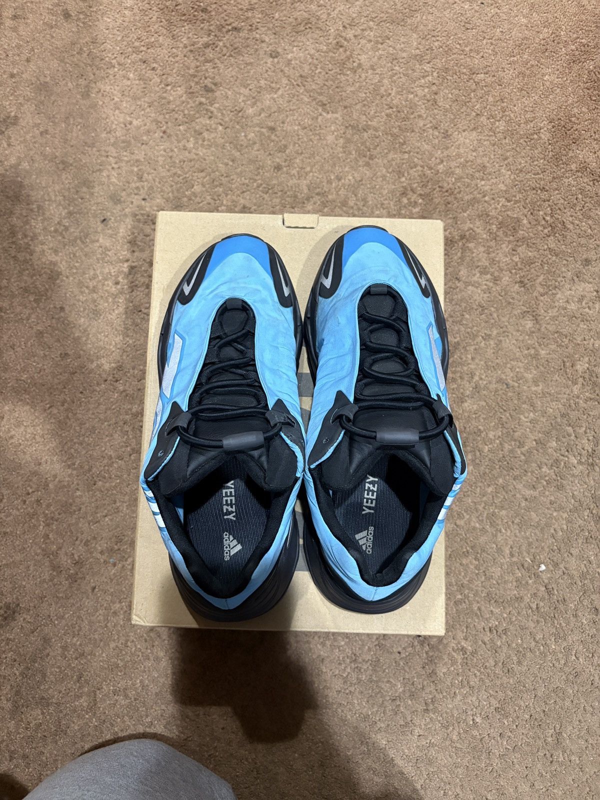 Adidas Yeezy Boost 700 MNVN Size 9 Size US 9 / EU 42 - 3 Thumbnail