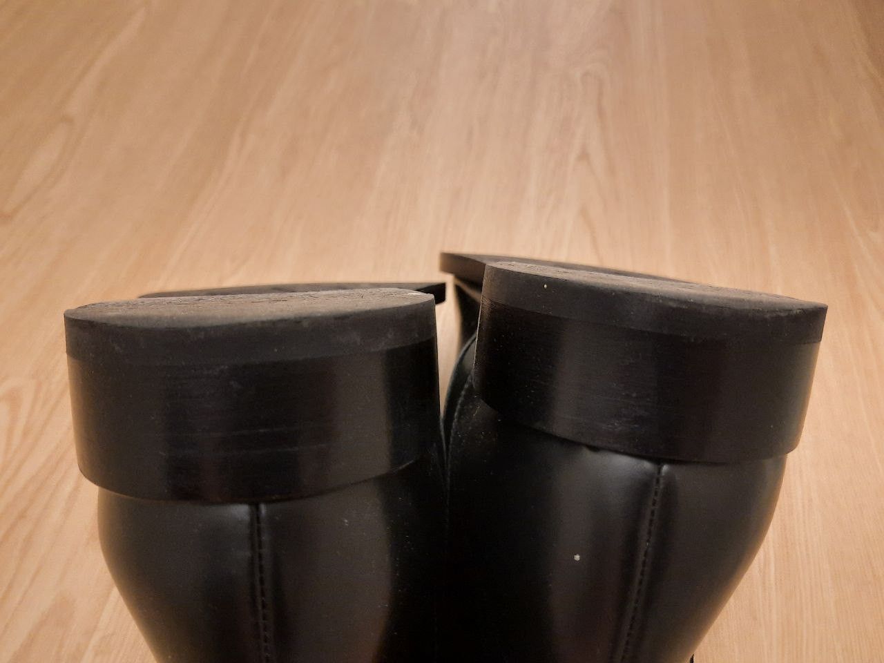 BB Metal Logo Rim Chelsea Square Zip Boots
