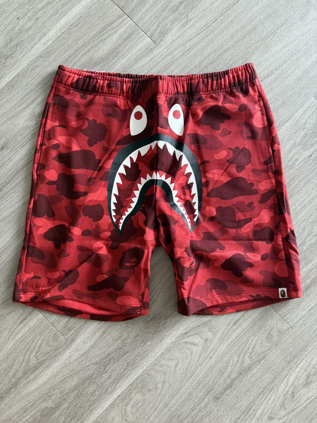 Bape Bape red camo shark shorts Size US 36 / EU 52 - 1 Thumbnail