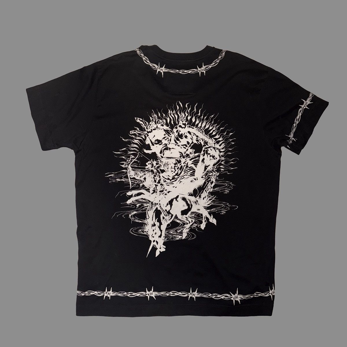 Givenchy Givenchy gothic t shirt Size US XL / EU 56 / 4 - 6 Thumbnail