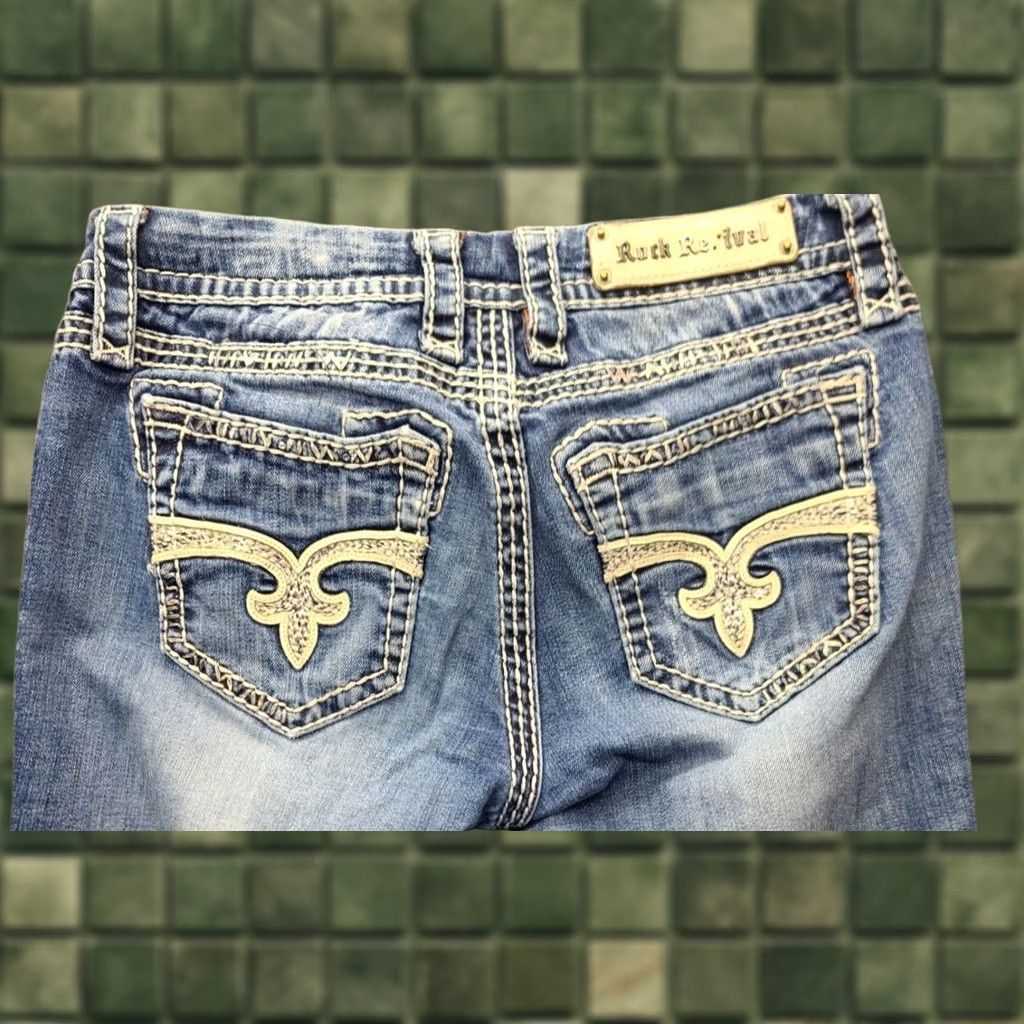 Vintage Rock Revival Jeans Womens 28x29 Ella Regular Fit Easy Bootcut Mid Rise Stretch Denim Blue 5-Pocket Designer Western Y2K Womens Size 28" / US 6 / IT 42 - 1 Thumbnail