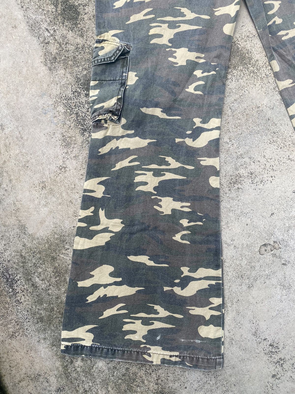 If Six Was Nine × Japanese Brand Flare Jeans Camo Cargo Bondage Bush Pants Low Rise Size US 29 - 17 Thumbnail