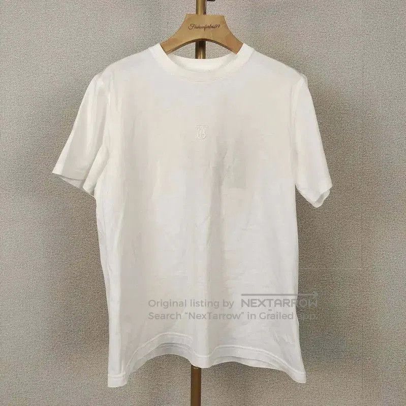 Burberry Burberry White Cotton Women’s T-Shirt. Size M / US 6-8 / IT 42-44 - 1 Thumbnail