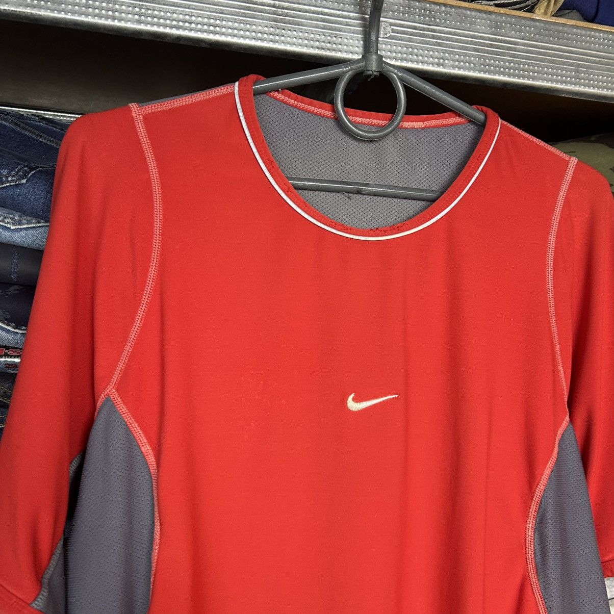 Nike Vintage Nike Centre Swoosh Sportswear dri fit tee Size US S / EU 44-46 / 1 - 2 Thumbnail