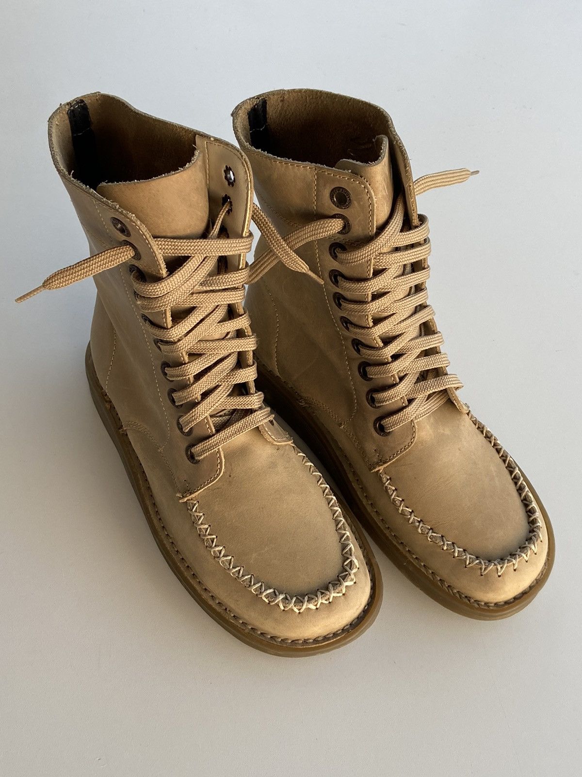 Dr. Martens Dr. Martens AirWair Beige Leather Boots US-8 EU40 Size US 8 / IT 38 - 9 Thumbnail