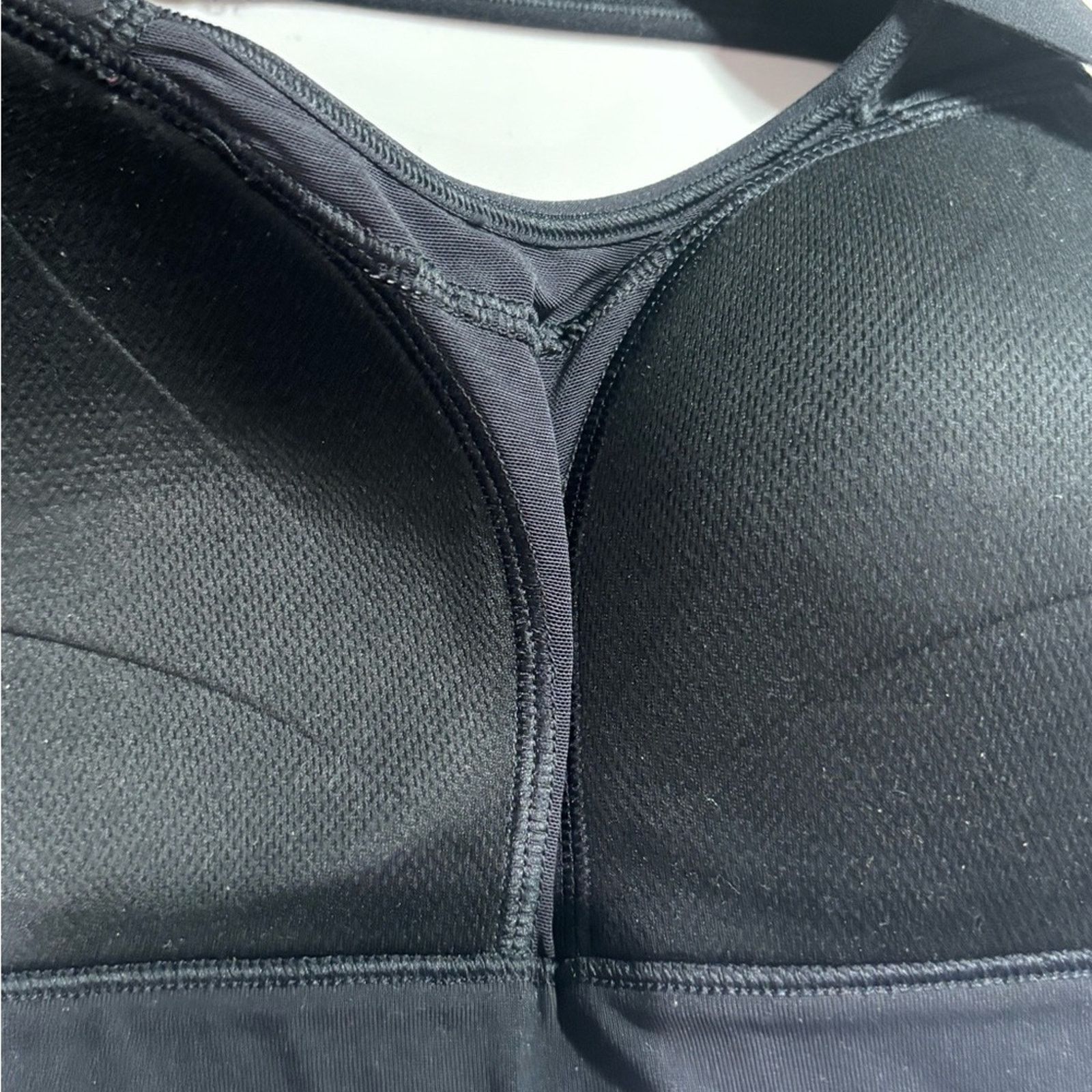 Under Armour UNDER ARMOUR Women's Black UA Reflect High Sports Bra Sz S Size ONE SIZE - 7 Thumbnail