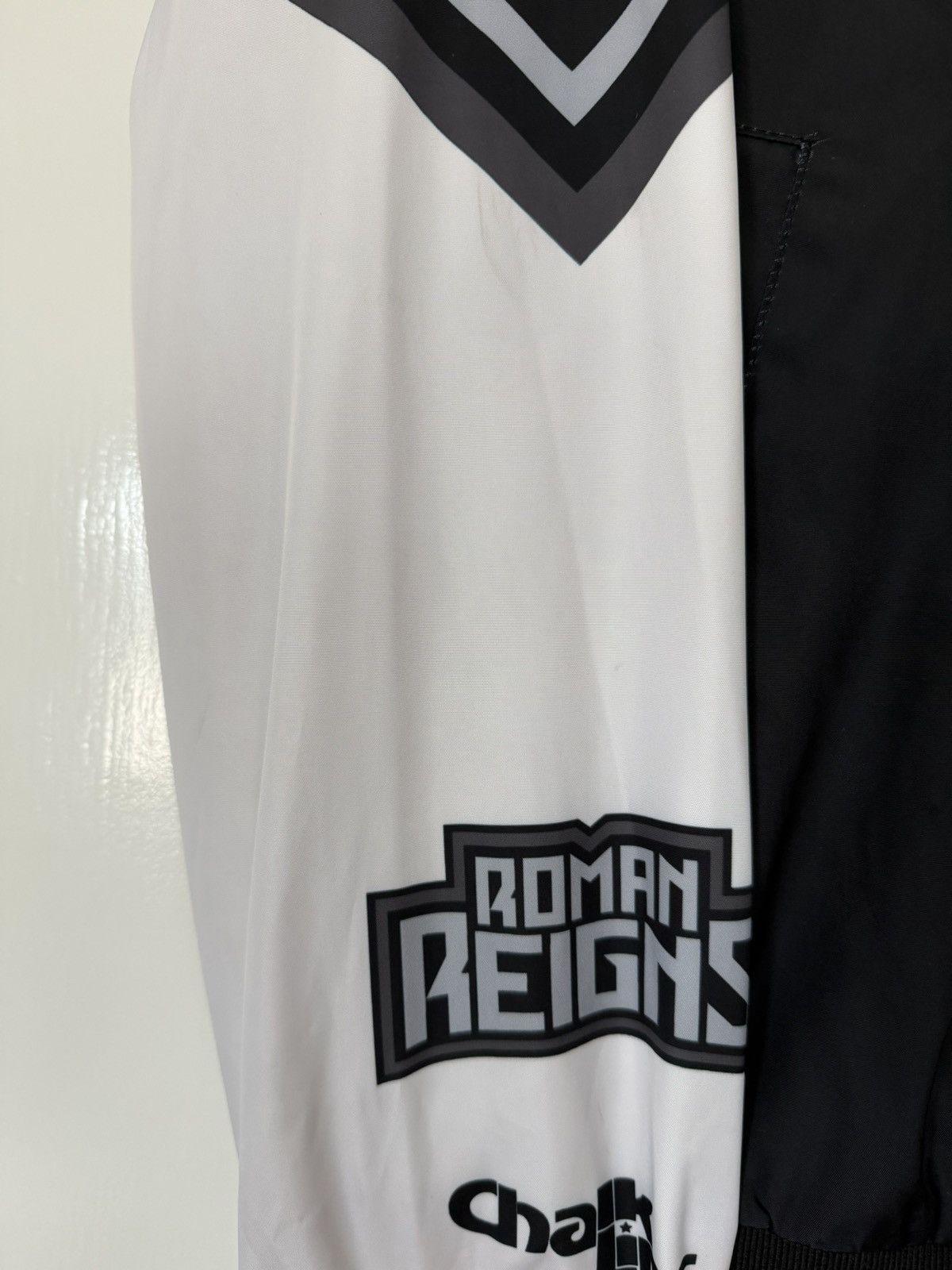 Chalk Line CHALK LINE WWE ROMAN REIGNS HEAD OF THE TABLE JACKET WRESTLE Size US L / EU 52-54 / 3 - 9 Thumbnail
