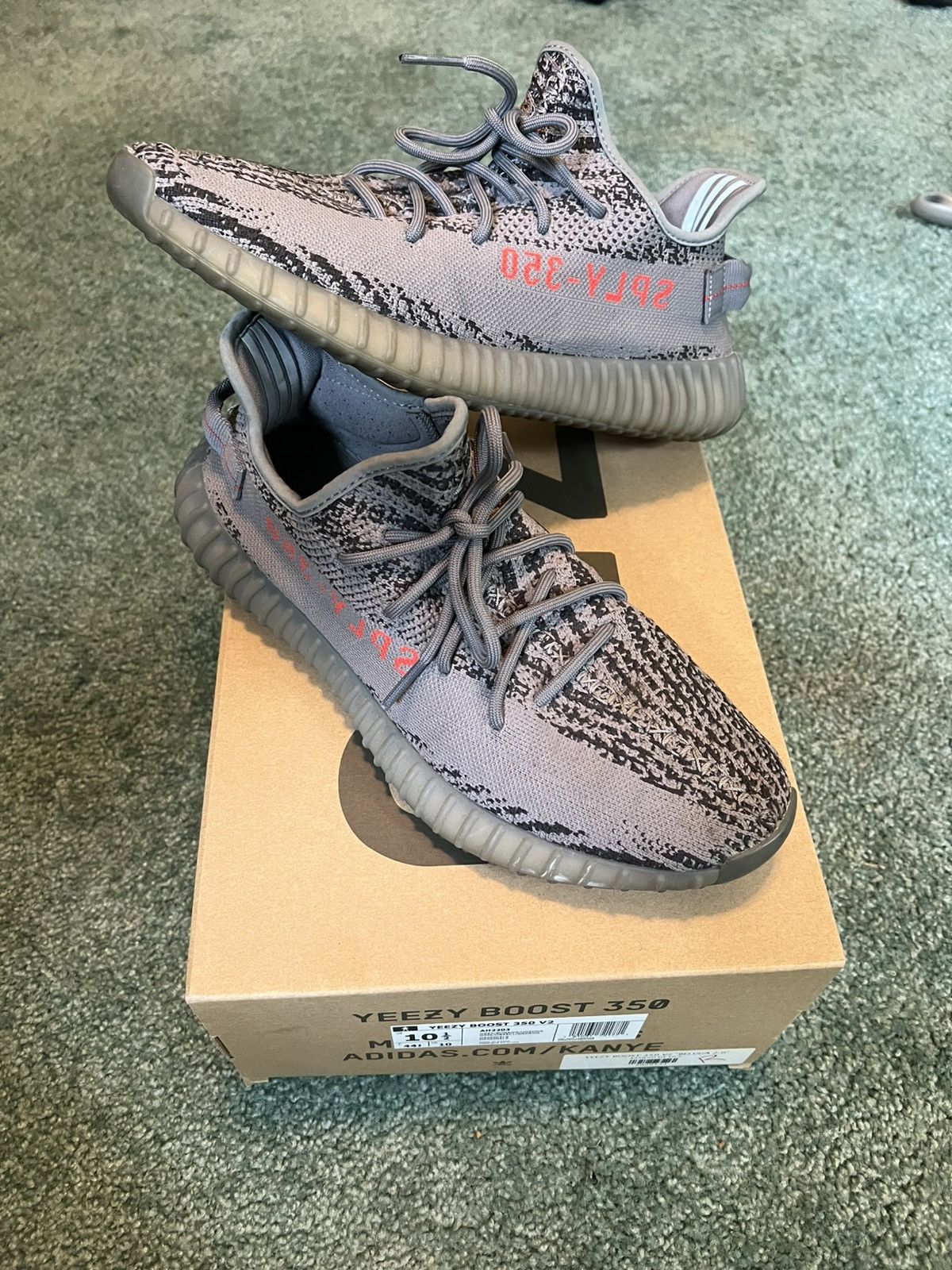 Yeezy Yeezy Beluga 2.0 Size US 10.5 / EU 43-44 - 1 Thumbnail