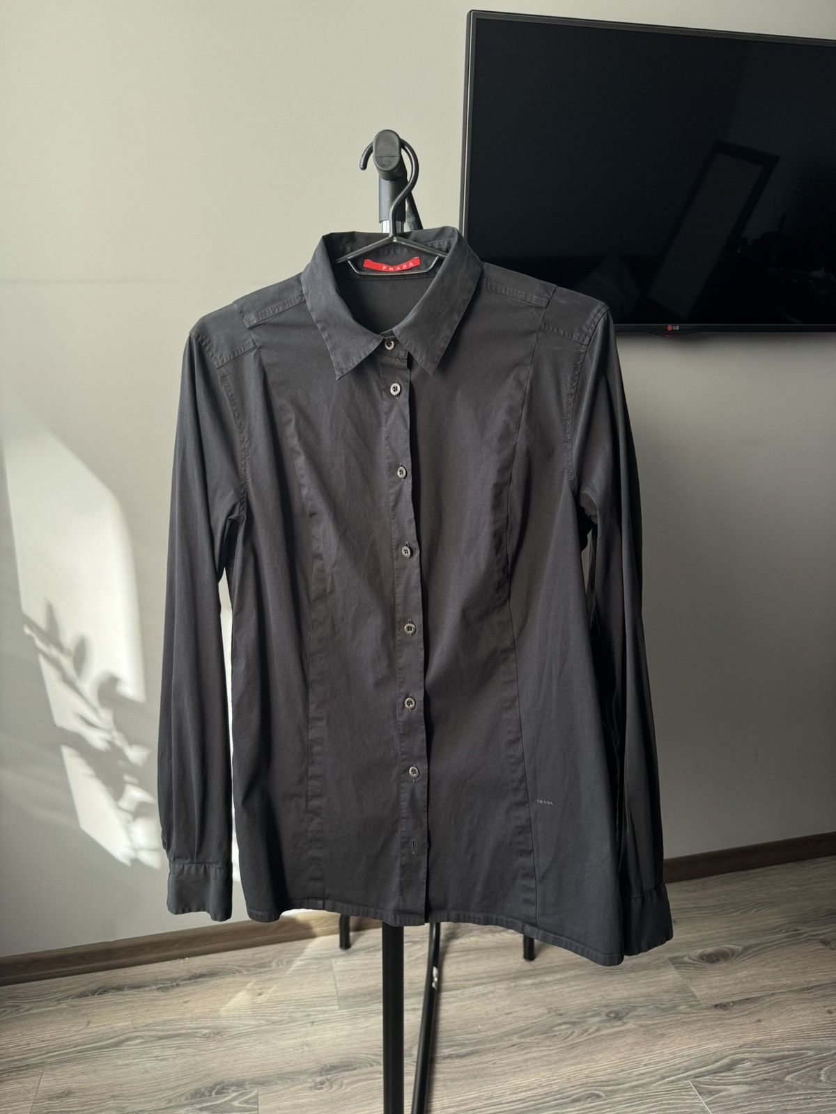 Prada Prada small logo shirt in black Size M / US 6-8 / IT 42-44 - 1 Thumbnail