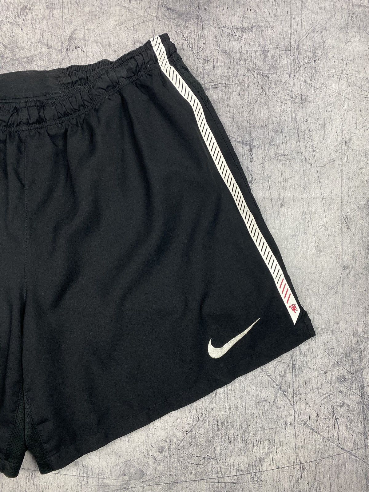 Nike Nike Manchester United Shorts Soccer Football Training Size US 32 / EU 48 - 6 Thumbnail