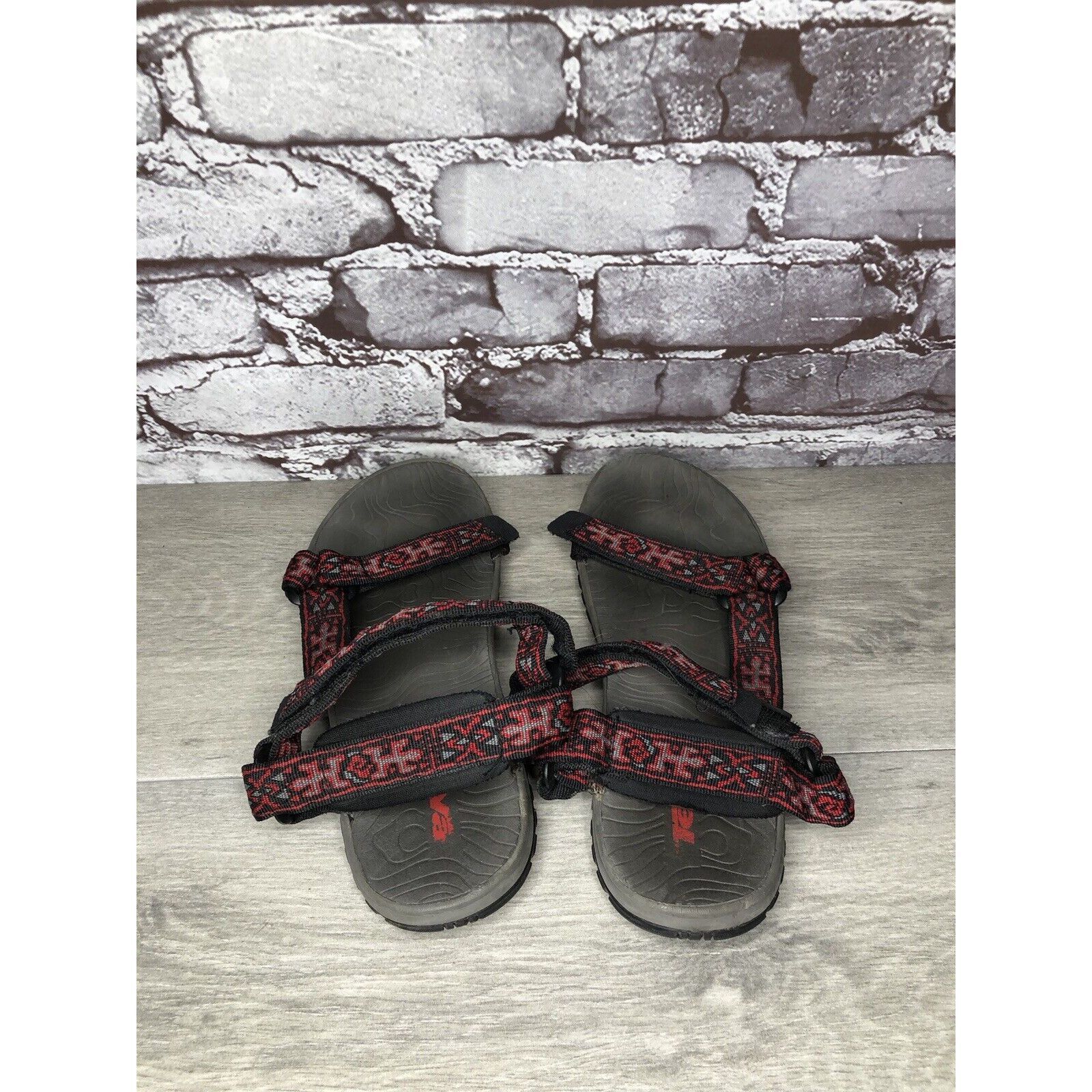 Teva Teva Hurricane 3 Red Black Lizard Print Nylon Strappy Hiking Size US 7 / EU 40 - 15 Thumbnail