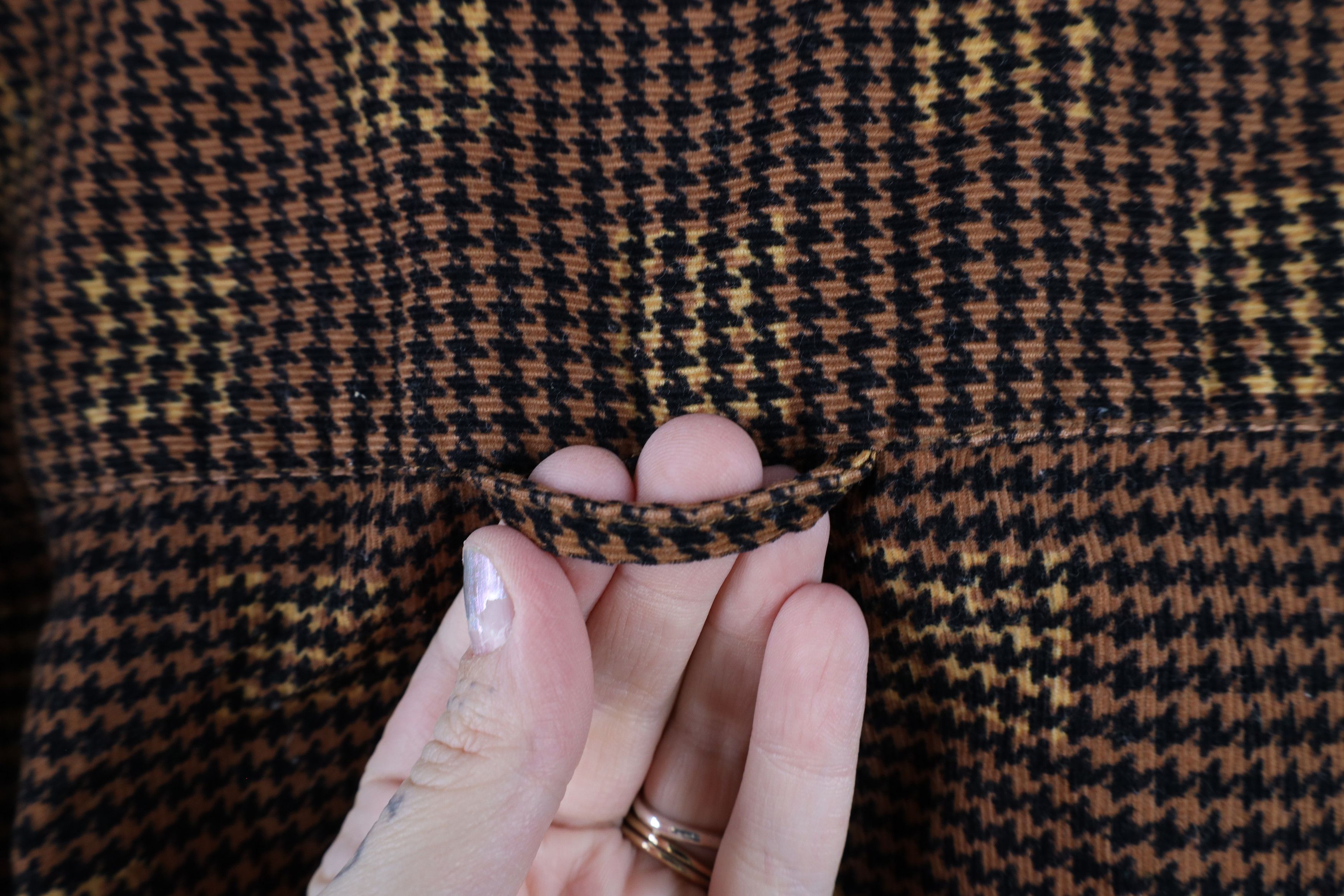 Vintage Vintage 90s Streetwear Checkered Corduroy Button Shirt Size US M / EU 48-50 / 2 - 9 Thumbnail