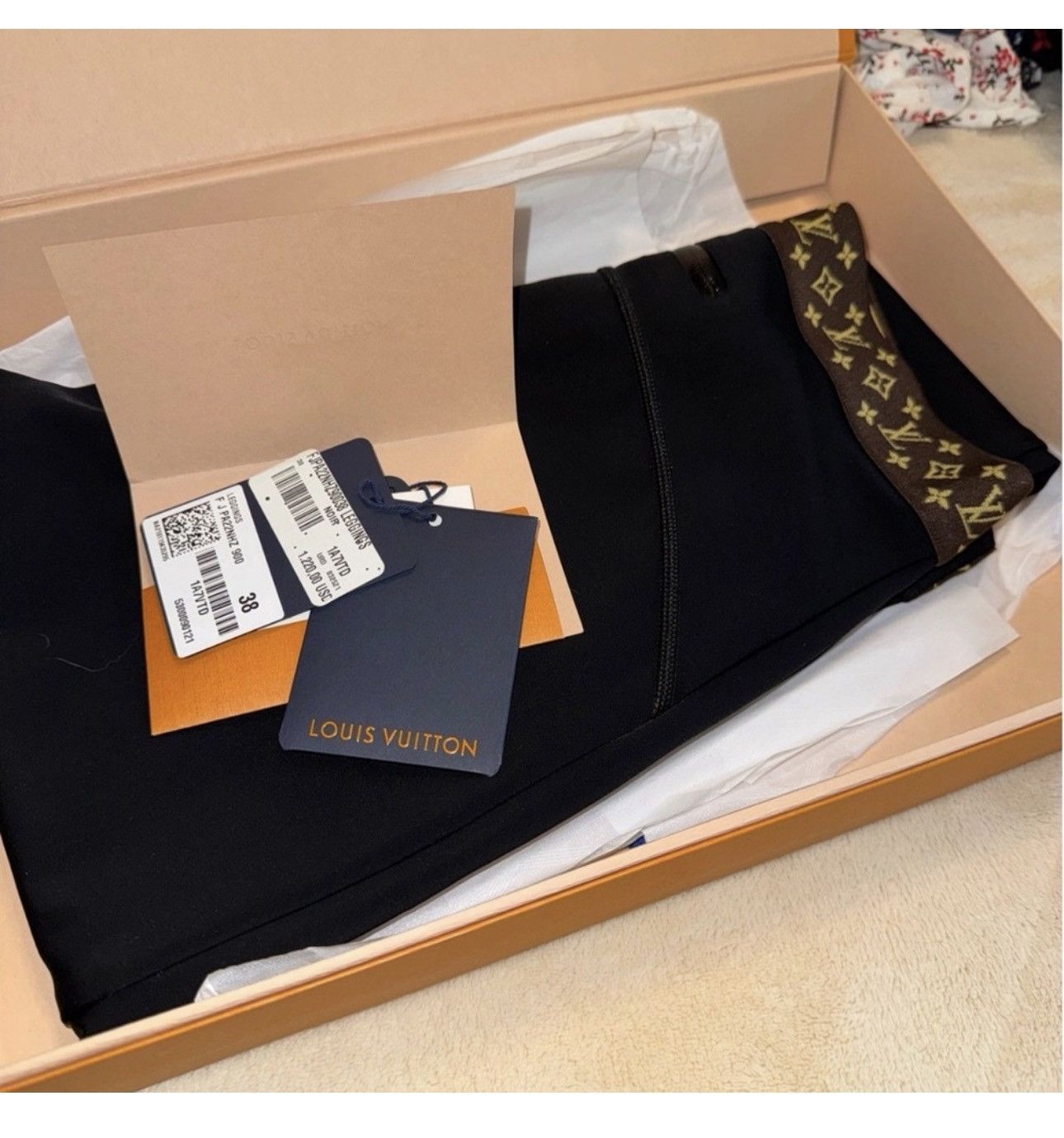 Louis Vuitton Louis Vuitton Monogram Waistband Leggings Black Noir NWT 38 Size 26" / US 2 / IT 38 - 5 Thumbnail