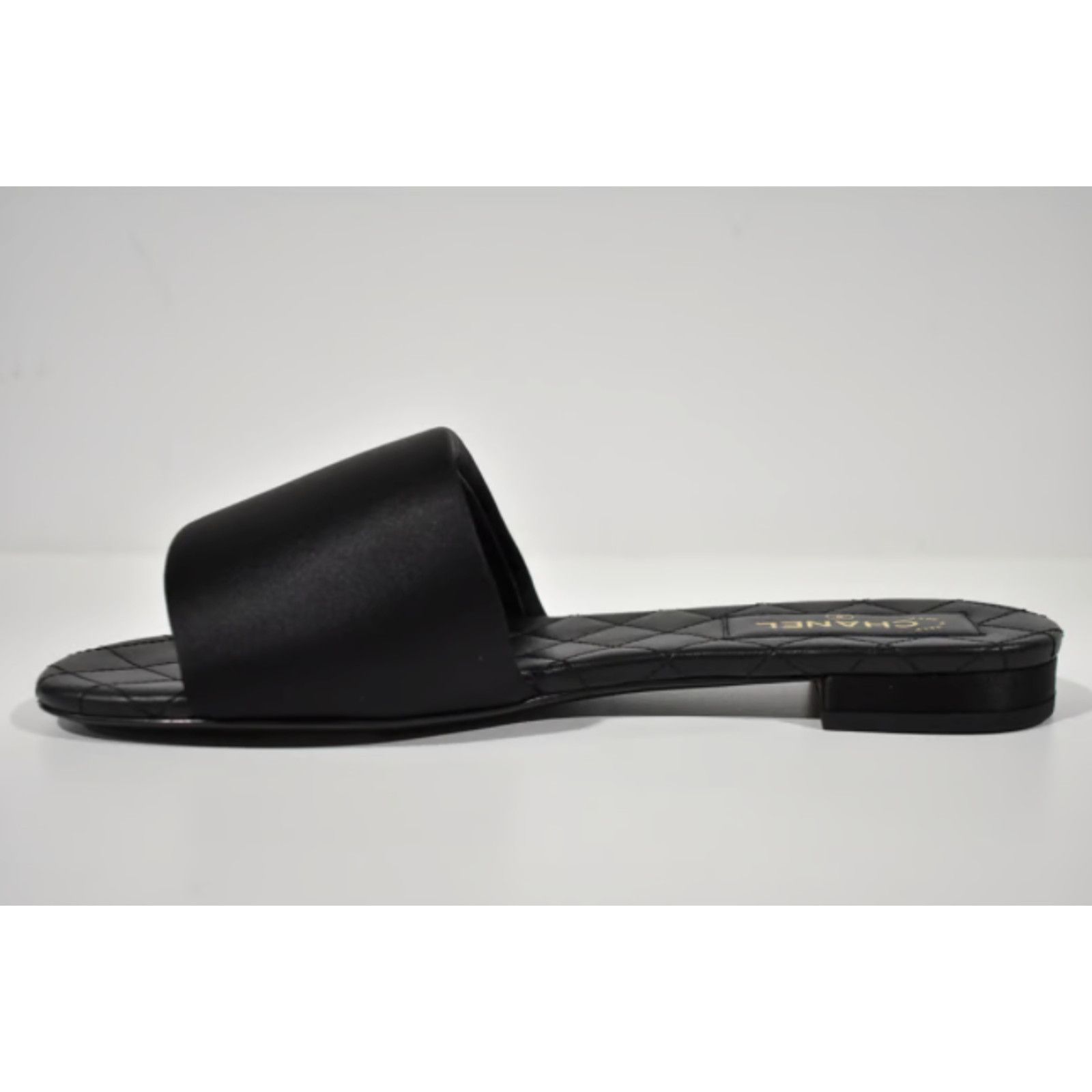 Chanel 22P Satin CC Logo Quilted Slide Mule Sandal Flop Flat 38 Size US 8 / IT 38 - 12 Thumbnail