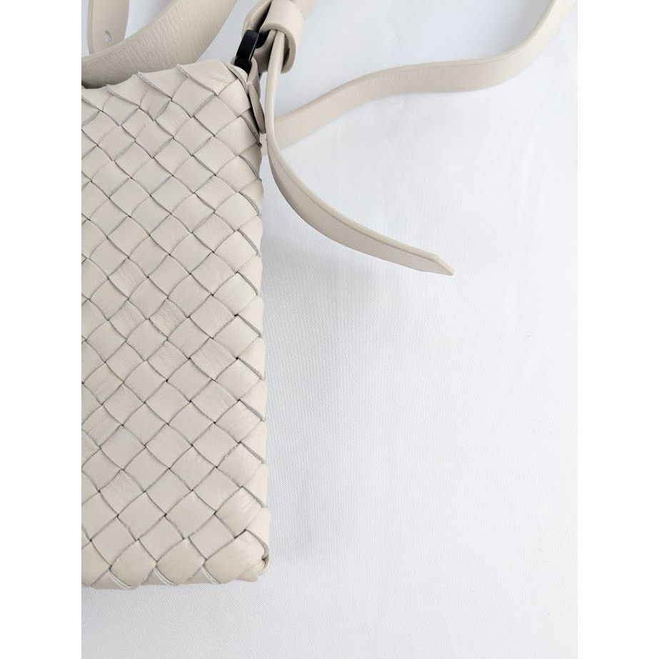 Bottega Veneta o1rshd1 Size: OS / Intrecciato Cabat in Cream Size ONE SIZE - 6 Thumbnail