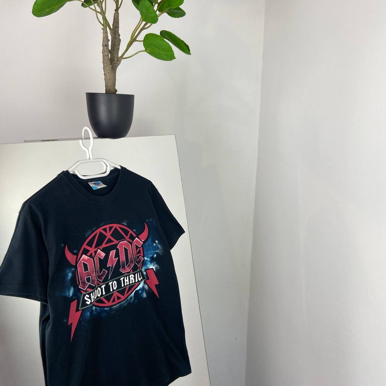 Band Tees AC/DC Vintage Rock Band Tour 2010 T-Shirt Size US S / EU 44-46 / 1 - 2 Thumbnail