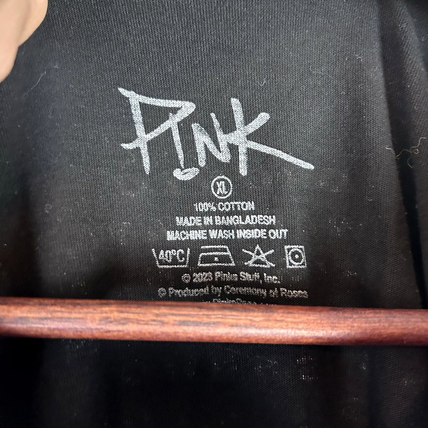 Pinko P!nk Pink Concert Tour 2023 Short Sleeve Tee Shirt Black XL Unisex Adults Crew Neck Cotton T-Shirt Dance Pop Logo 2-Sided Mens Womens Boys Girls Size US XL / EU 56 / 4 - 5 Thumbnail