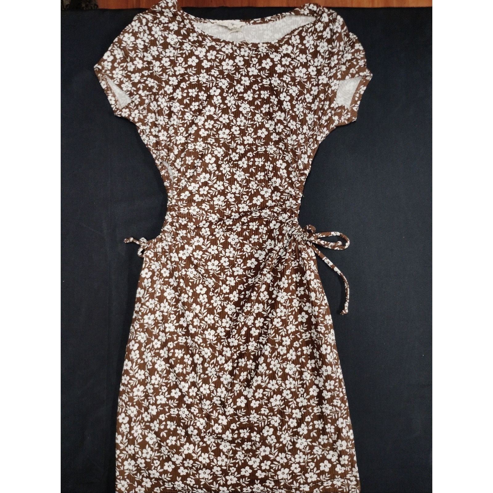 Jessica Simpson Brown and White Floral Midi Dress with Cutout Tie Waist Size M / US 6-8 / IT 42-44 - 1 Thumbnail