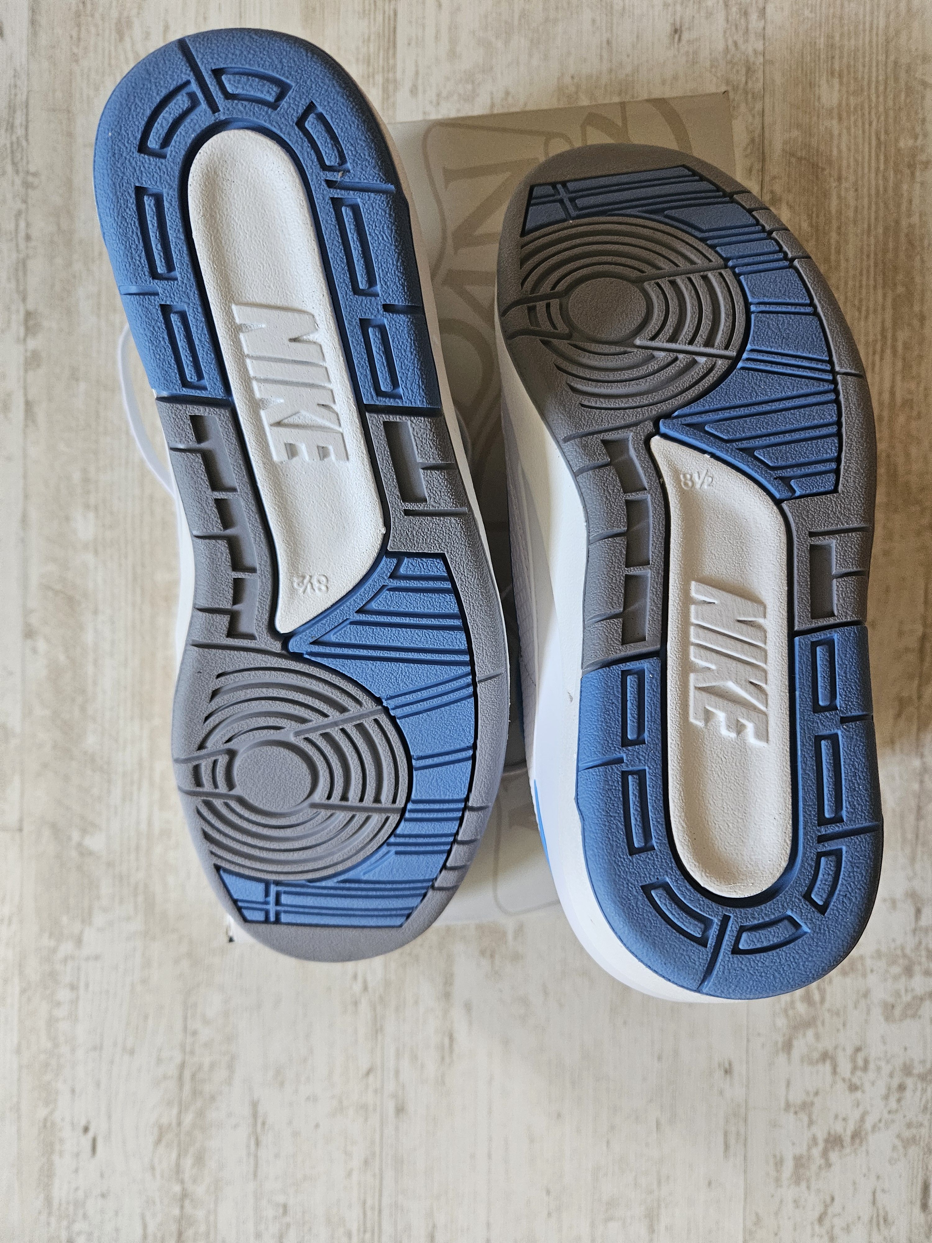 Jordan Brand Jordan 2 Low UNC Size US 8.5 / EU 41-42 - 4 Thumbnail