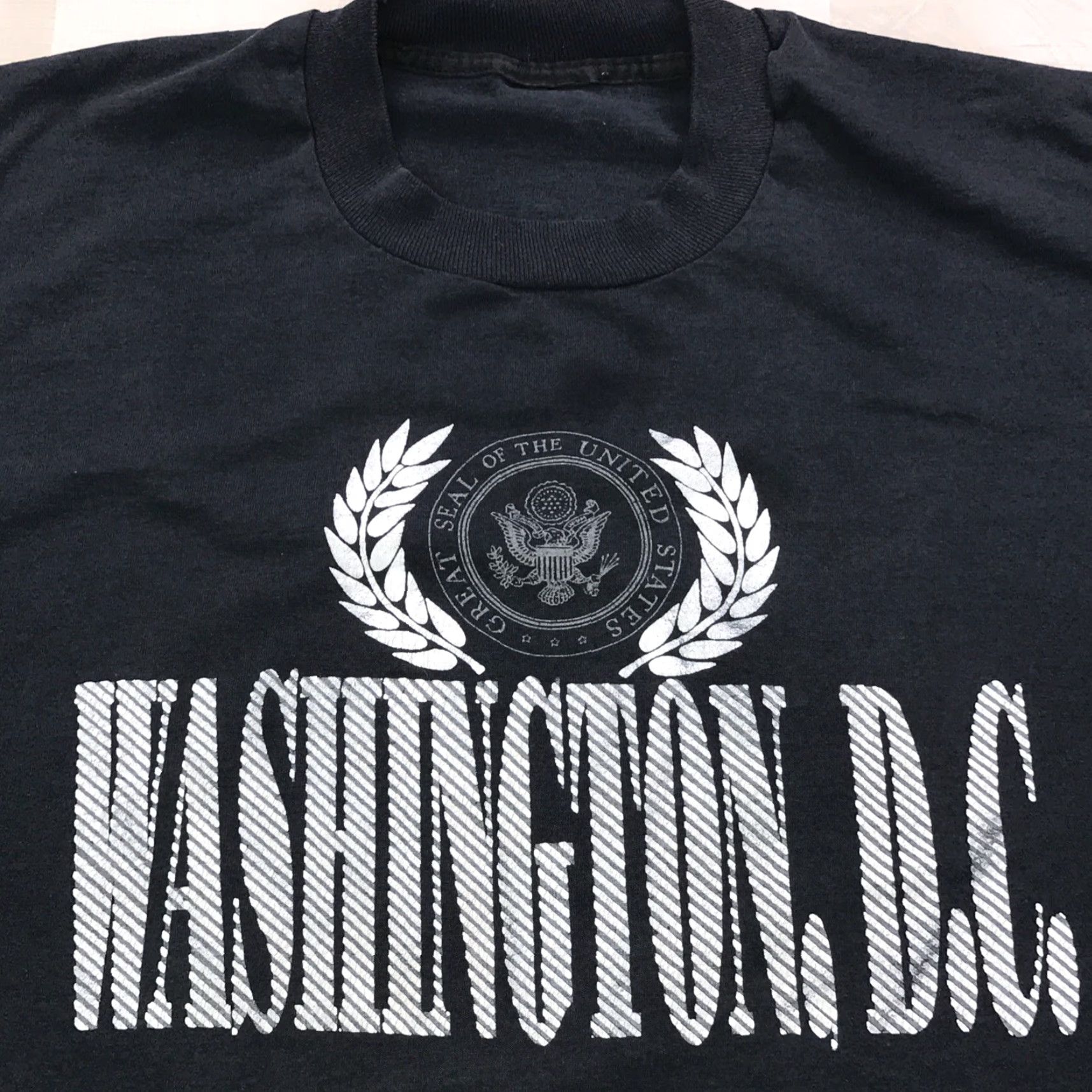 Vintage VINTAGE Washington, D.C. Graphic T-Shirt Mens Short Sleeve S Black 90s 80s Distressed Single-stitched Graphic Print Shirt Size US S / EU 44-46 / 1 - 5 Thumbnail