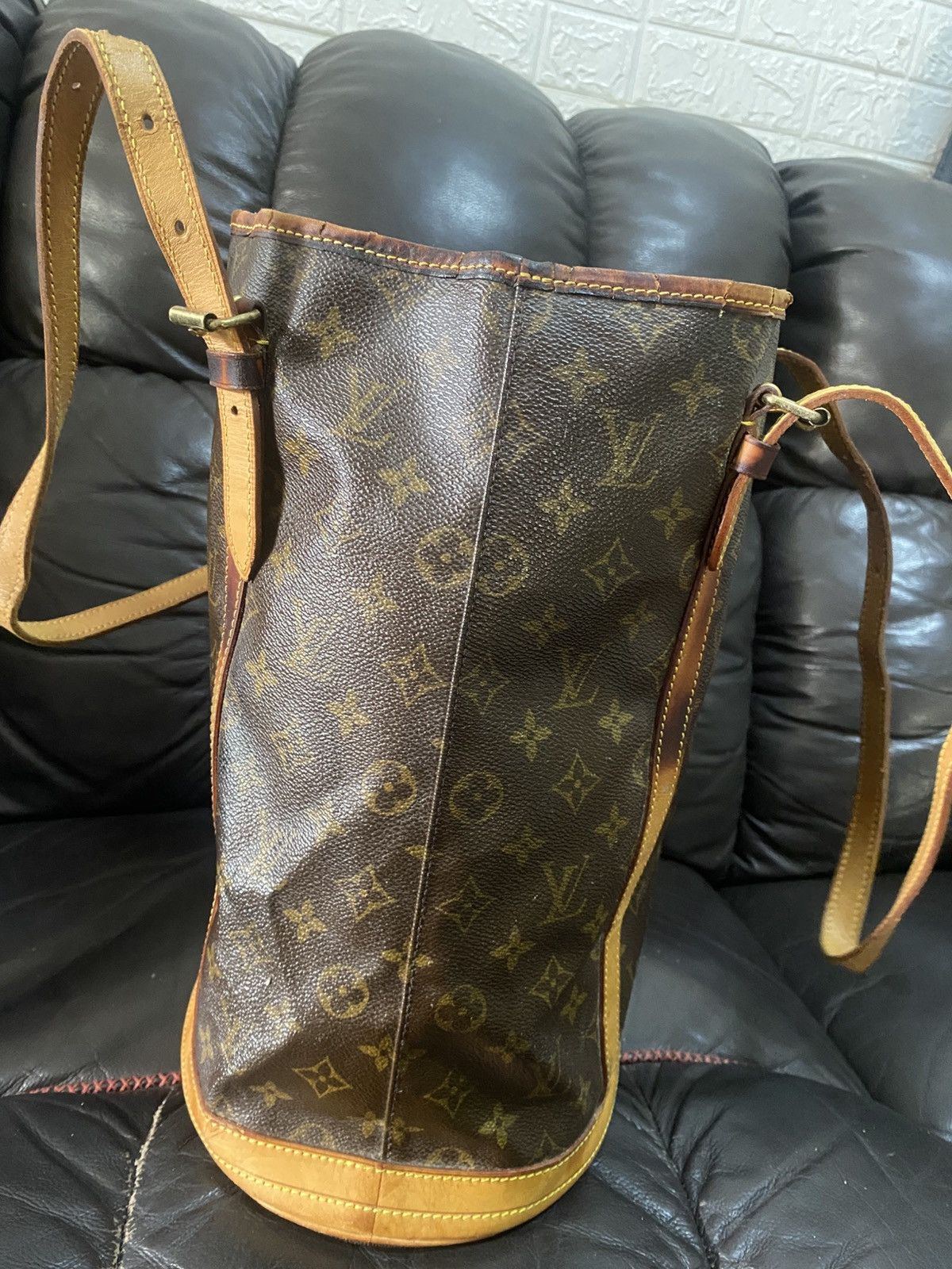 Louis Vuitton Authentic Louis Vuitton Monogram Bucket GM Size ONE SIZE - 10 Thumbnail