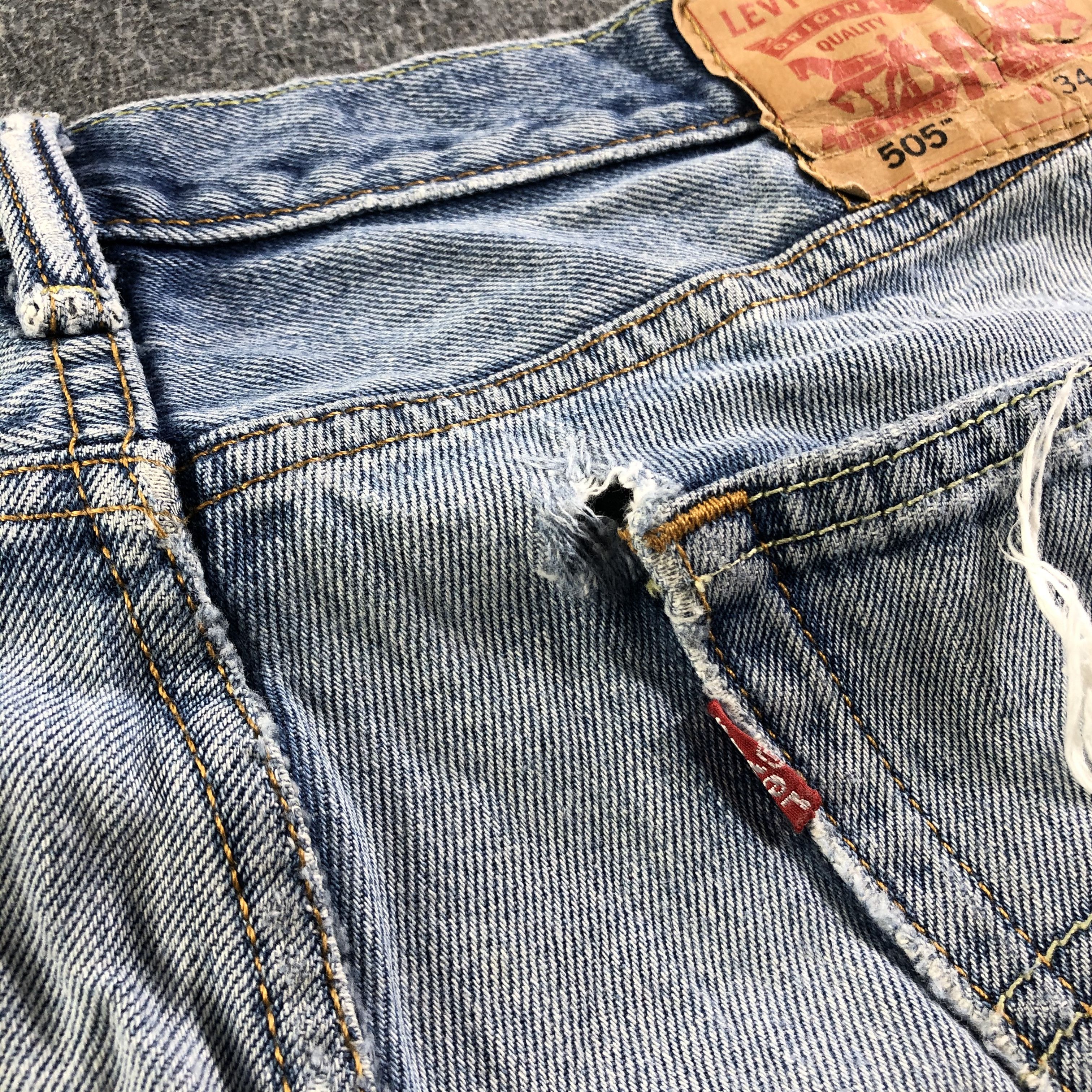 Levi's Vintage Light Wash Levis 505 Jeans-J3273 Size US 35 - 8 Thumbnail