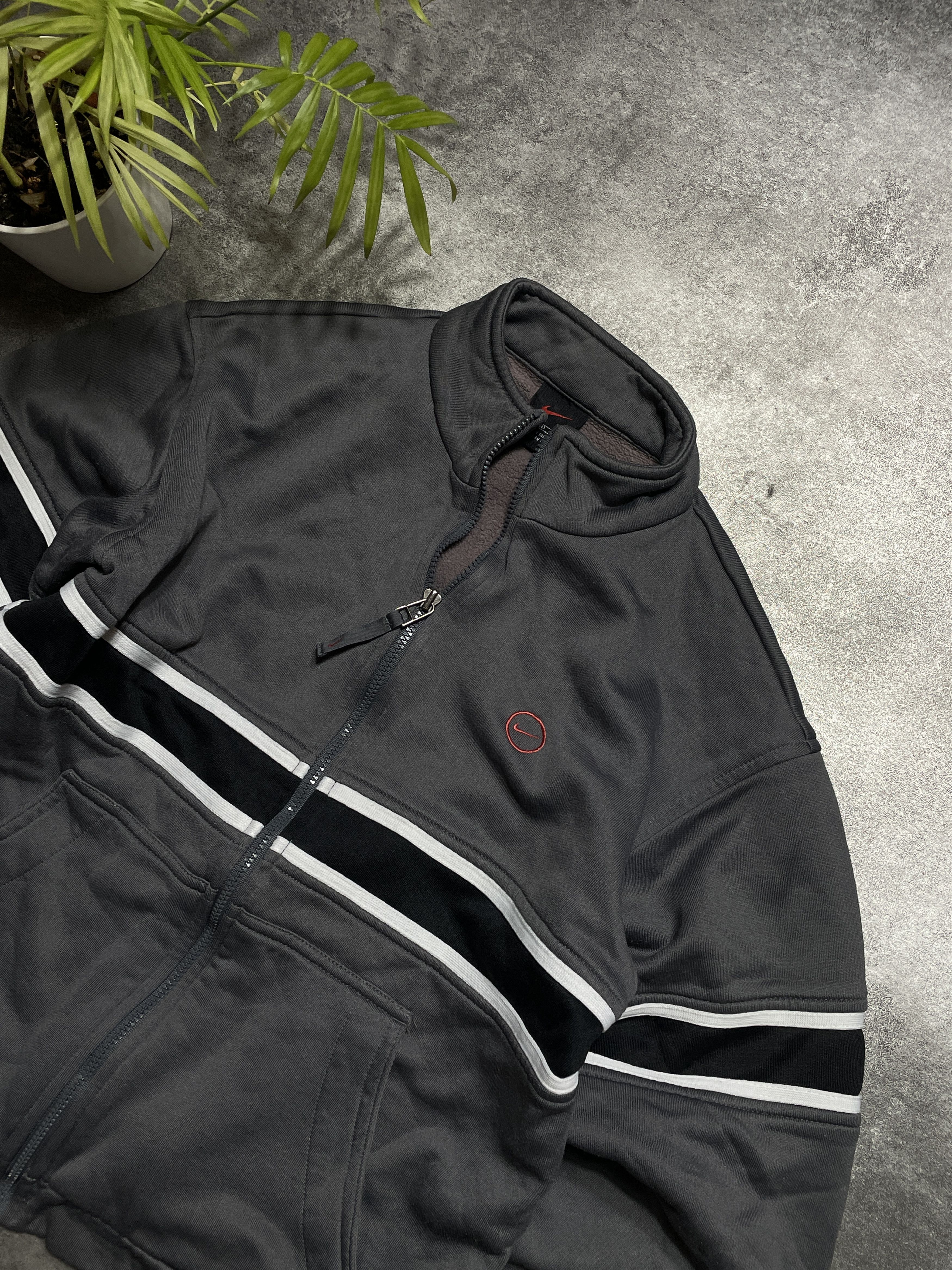 Nike ❗️RARE❗️Nike Vintage 90s Sweatshirt Zip Boxy Fit Cozy Swoosh Size XS / US 0-2 / IT 36-38 - 2 Thumbnail
