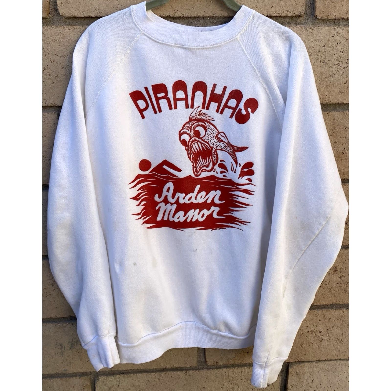 Vintage VINTAGE Piranhas Raglan Sweatshirt White XL Size US XL / EU 56 / 4 - 3 Thumbnail