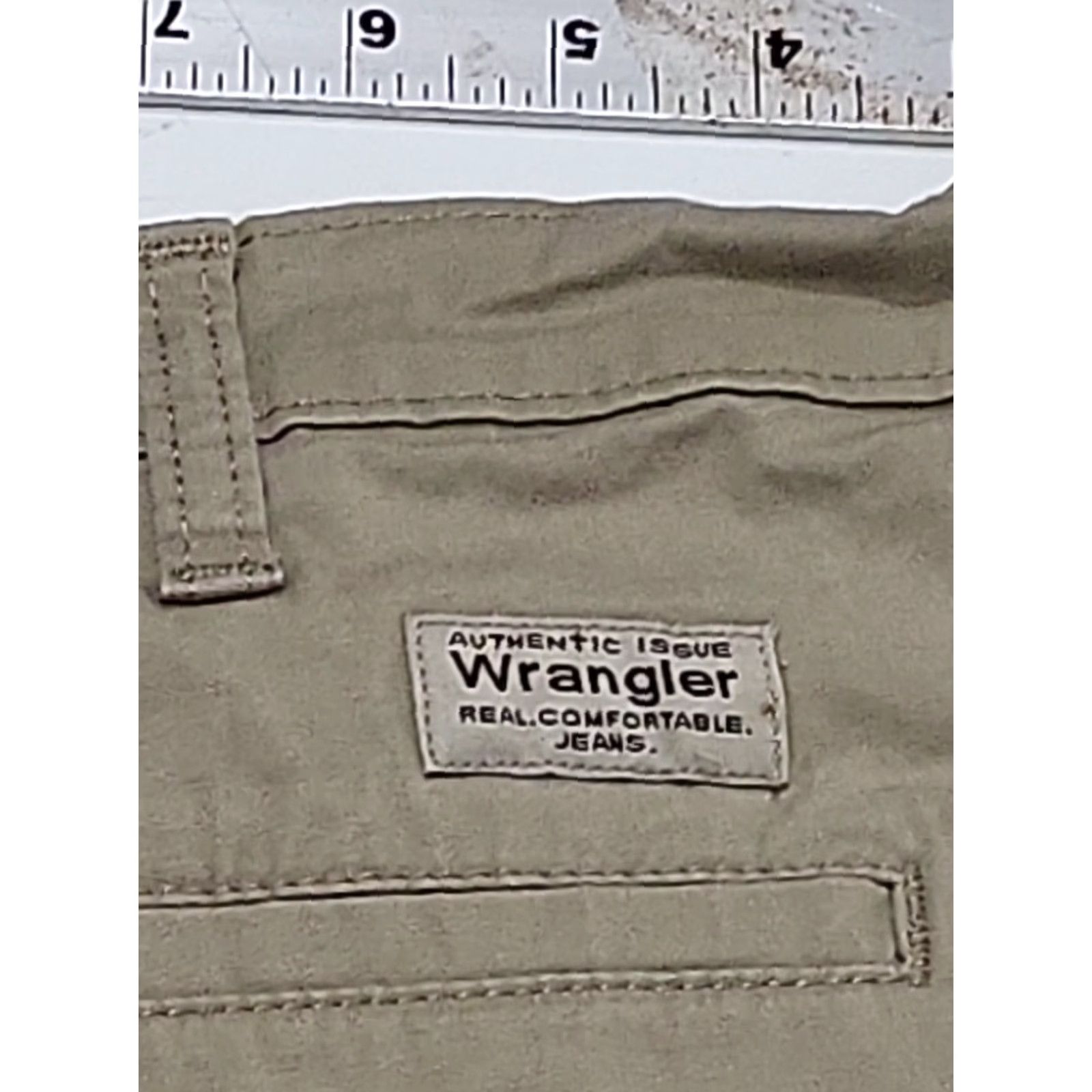 Wrangler VINTAGE Wrangler Chinos Shorts 46" EUC Khaki Brown Men 46 Chino - M3 Mens Size US 30 / EU 46 - 3 Thumbnail