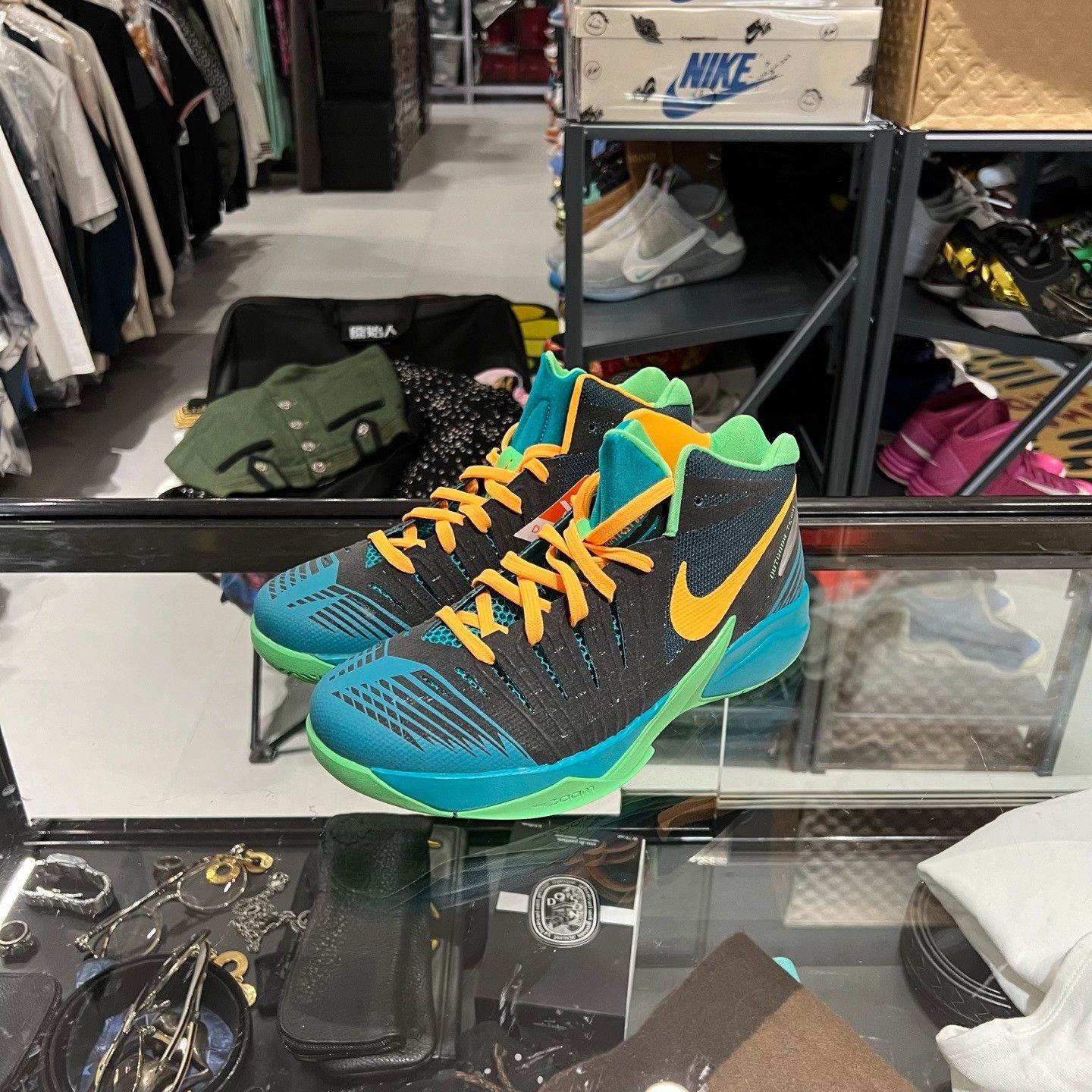Nike Nike Yellow Lowtop Sneakers 9.5 Men Size US 9.5 / EU 42-43 - 1 Thumbnail