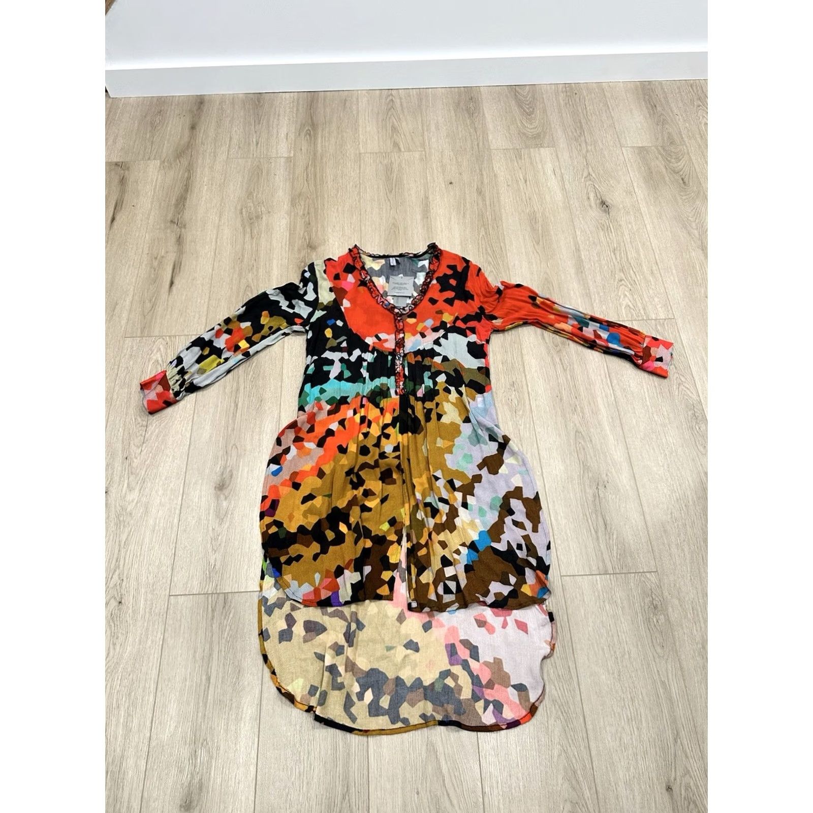 Vintage VINTAGE BL-NK Blank Anthropologie Kayla Abstract Motif Ruffle Tunic Petite Small Size S / US 4 / IT 40 - 2 Thumbnail