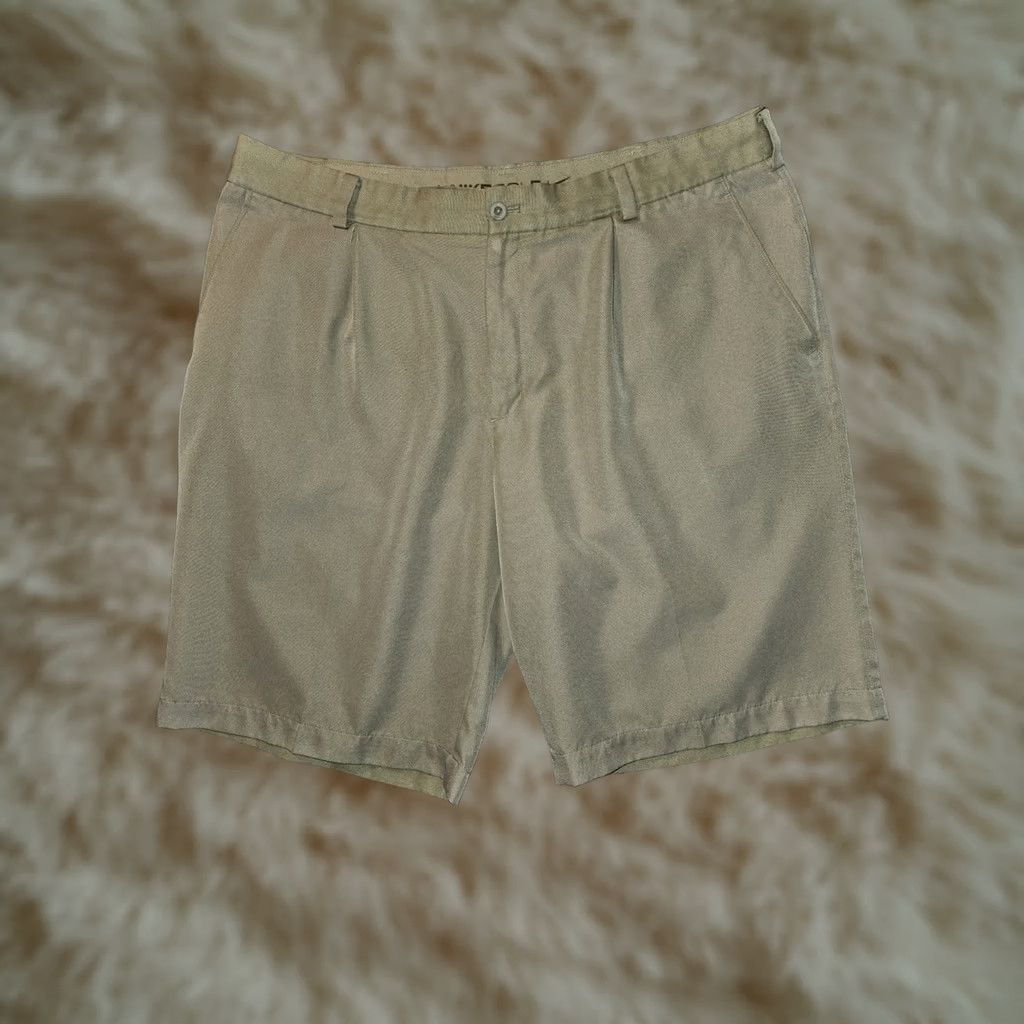 Nike Nike Golf Shorts Men 38 Beige Mid Rise Pleated Chino Casual Sports Nike Logo Pockets Inseam 11"} Size US 38 / EU 54 - 1 Thumbnail