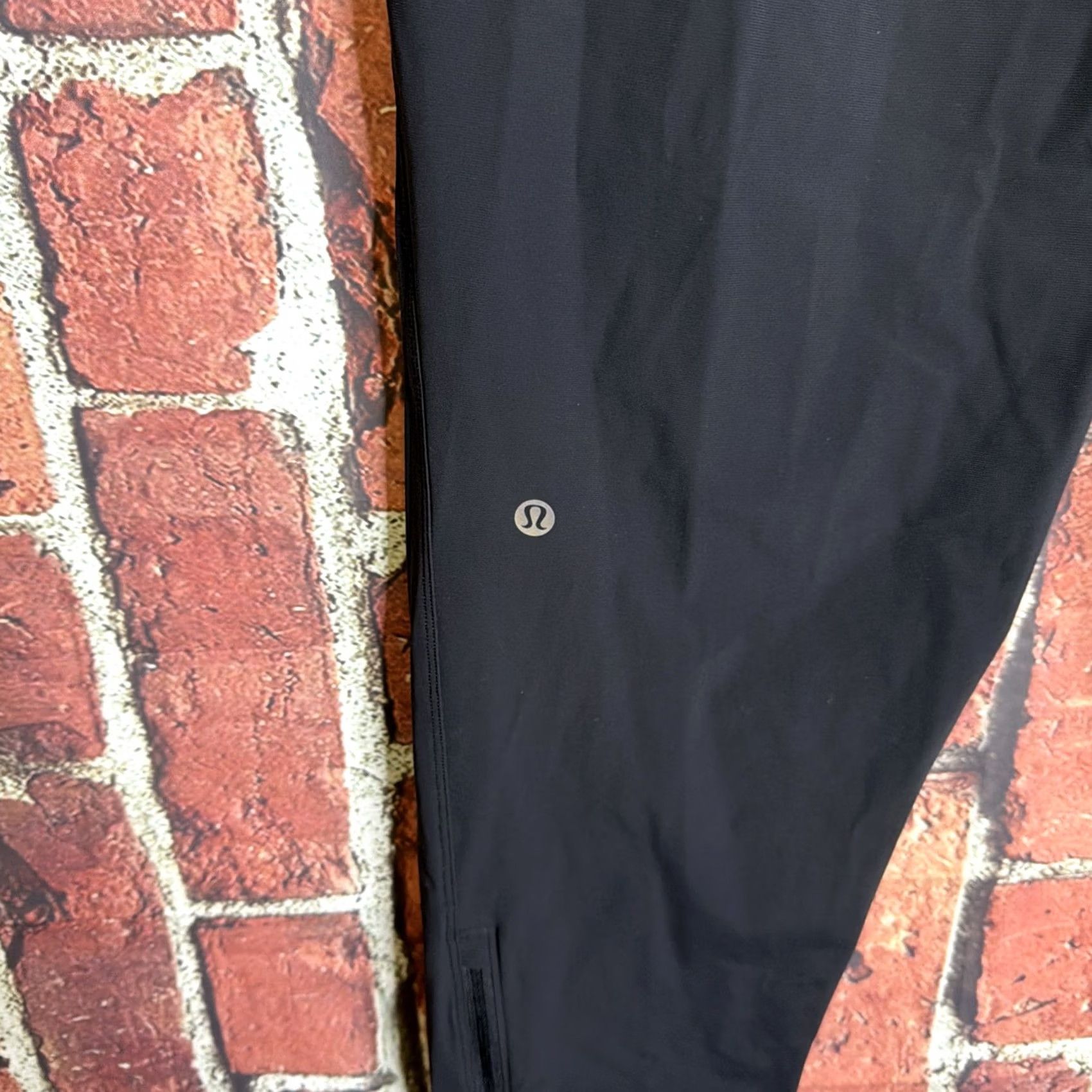 Lululemon Lululemon Jogger Pants Men L Black Nylon Mid Rise Tapered Leg Ankle Zip Size US 33 - 4 Thumbnail