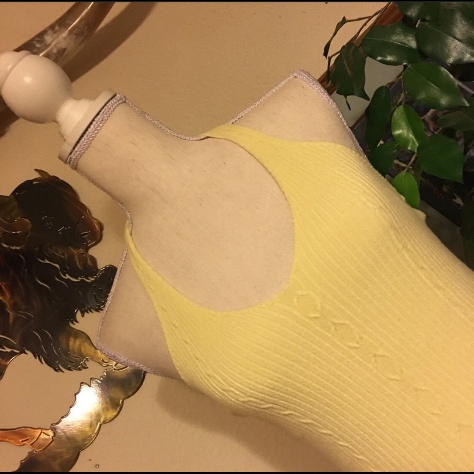 Other Daisy Fuentes yellow soft stretchy halter top Size S / US 4 / IT 40 - 2 Thumbnail