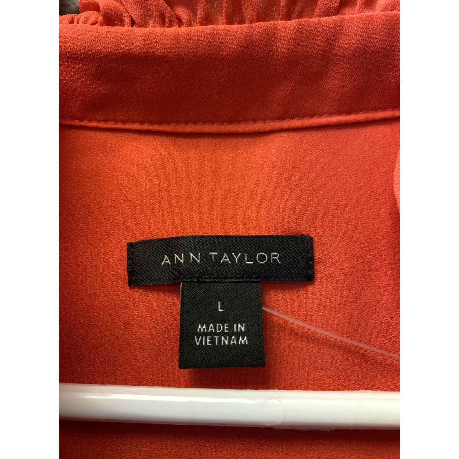 Ann Taylor Ann Taylor LOFT Button-Up Shirt Blouse Women's Coral L Size Button Up Collared Classic/Fitted Sleeve Long Sleeve Polyester Solid Size L / US 10 / IT 46 - 3 Thumbnail
