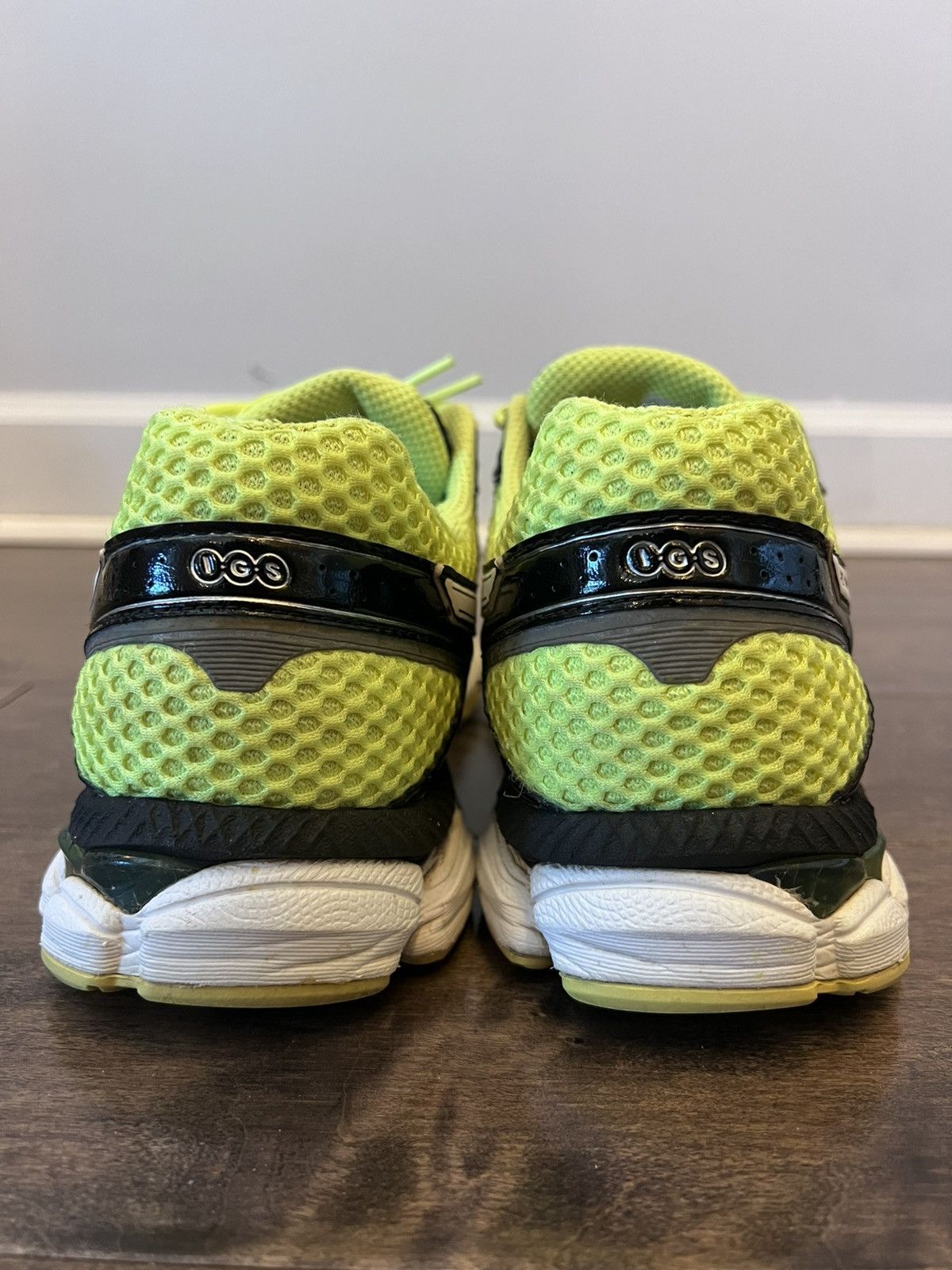 Asics Asics Gel Cumulus 16 Black/Neon Yellow Size US 9.5 / EU 42-43 - 8 Thumbnail