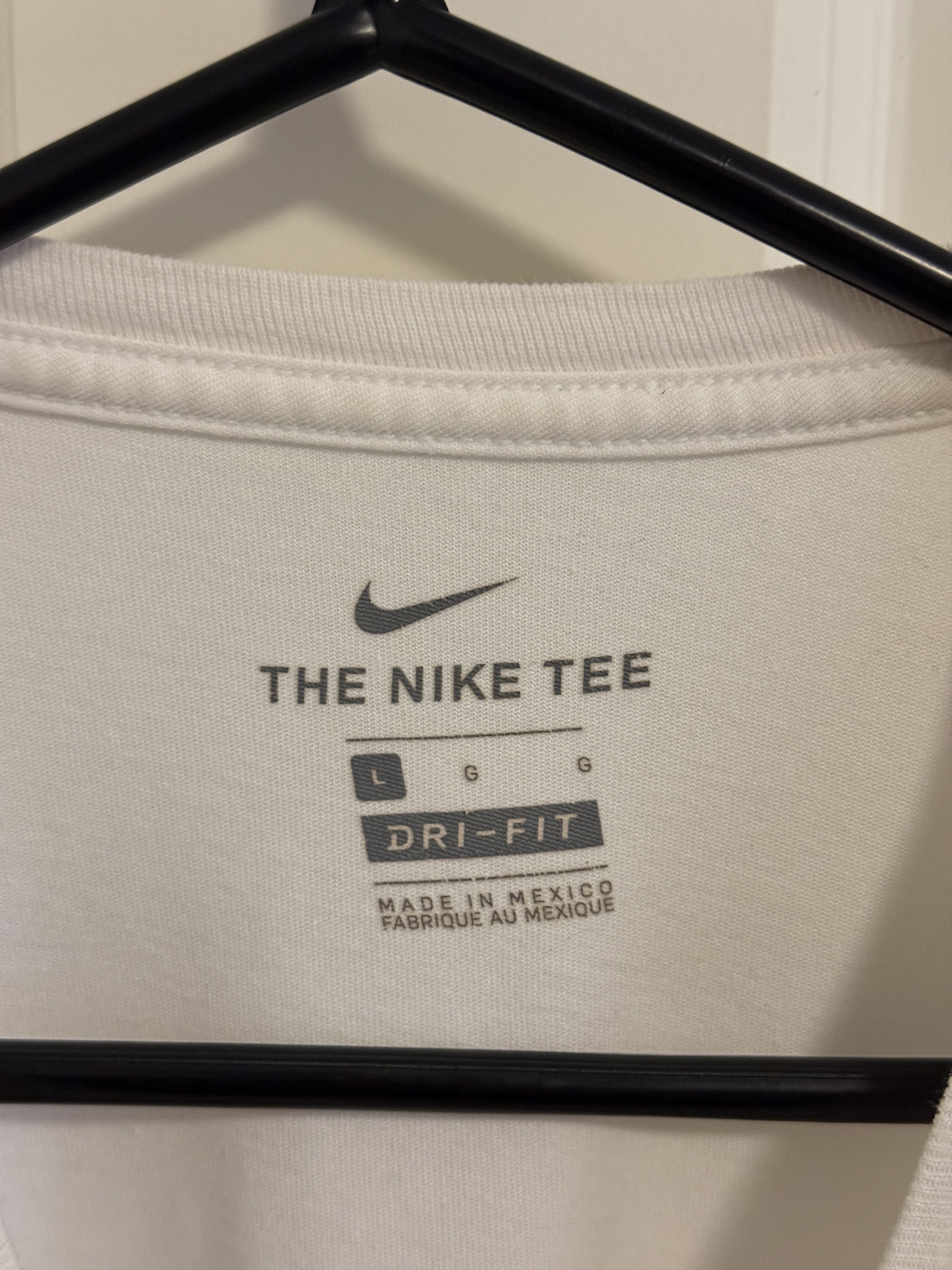 Nike Nike Swoosh Shoe Boxes T-Shirt Size US L / EU 52-54 / 3 - 3 Thumbnail