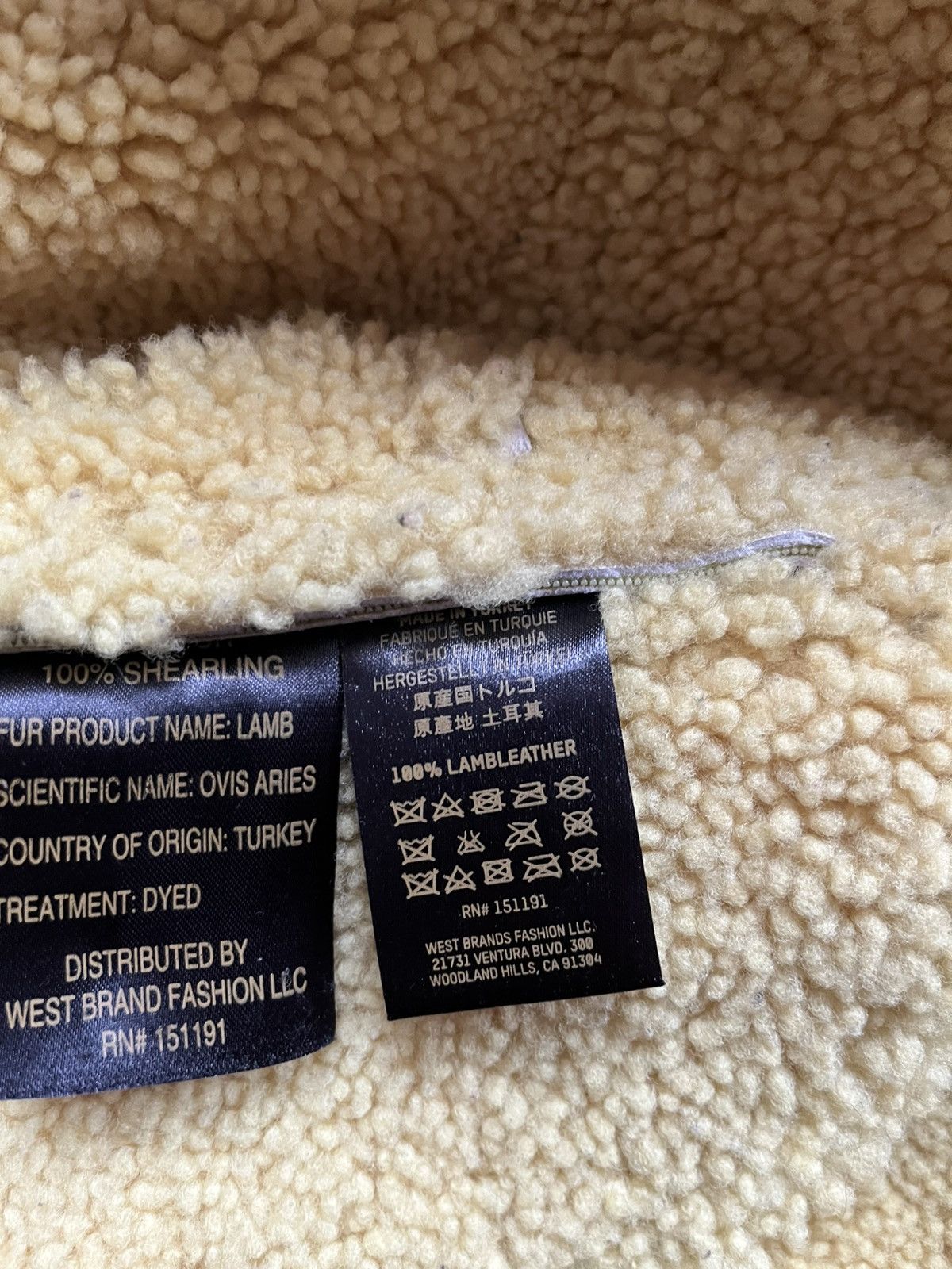 Yeezy yeezy season 3 shearling coat god sun Size US M / EU 48-50 / 2 - 10 Thumbnail